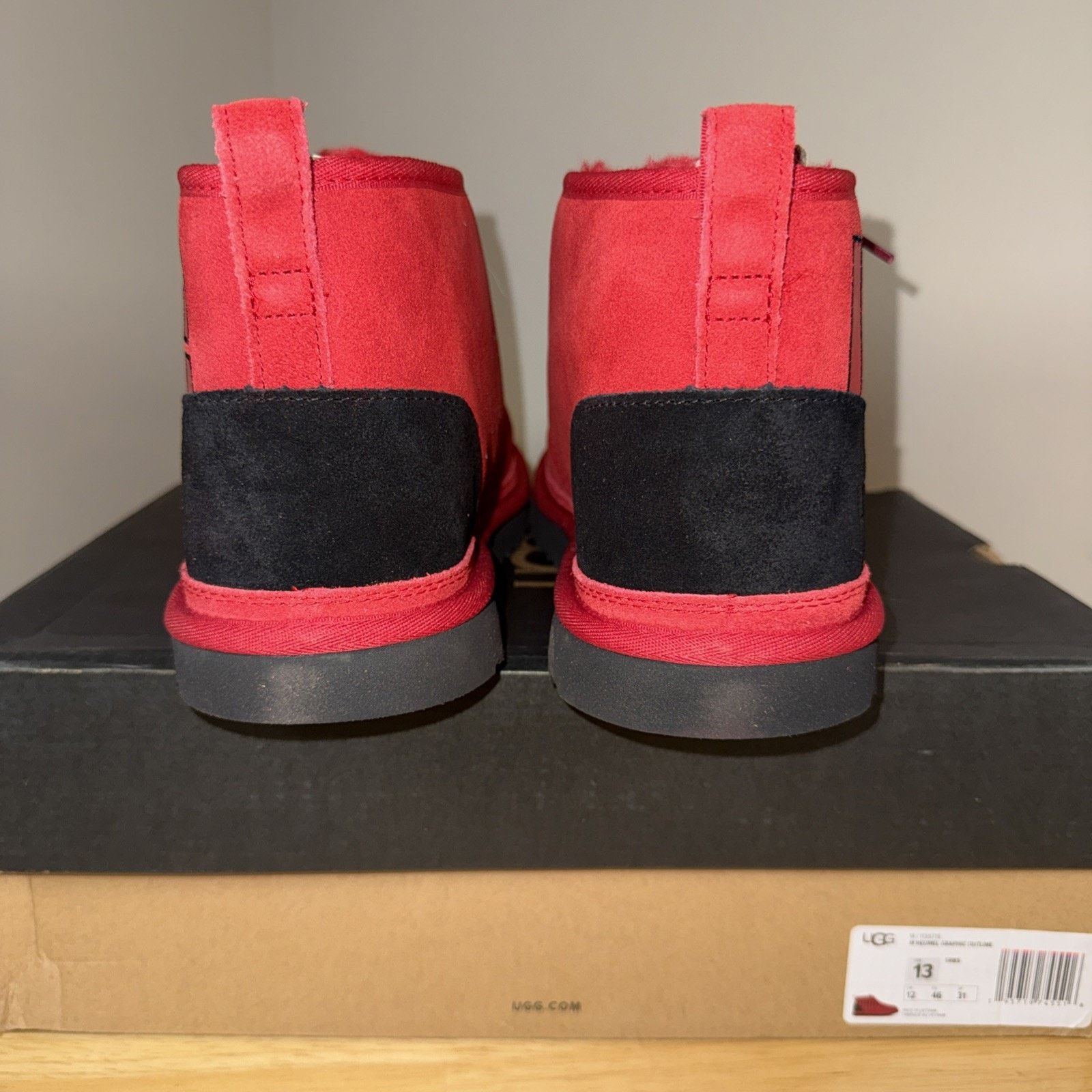 Ugg UGG MENS NEUMEL GRAPHIC OUTLINE BOOT "SAMBA RED BLACK" US 13 Size US 13 / EU 46 - 5 Thumbnail
