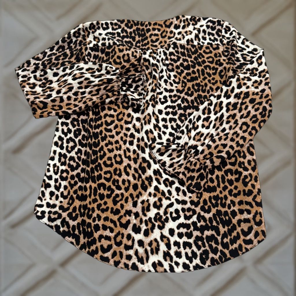 Vintage Tahari Leopard Button Down Blouse Women Medium Brown Collarless Long Sleeve NWOT Size M / US 6-8 / IT 42-44 - 1 Thumbnail