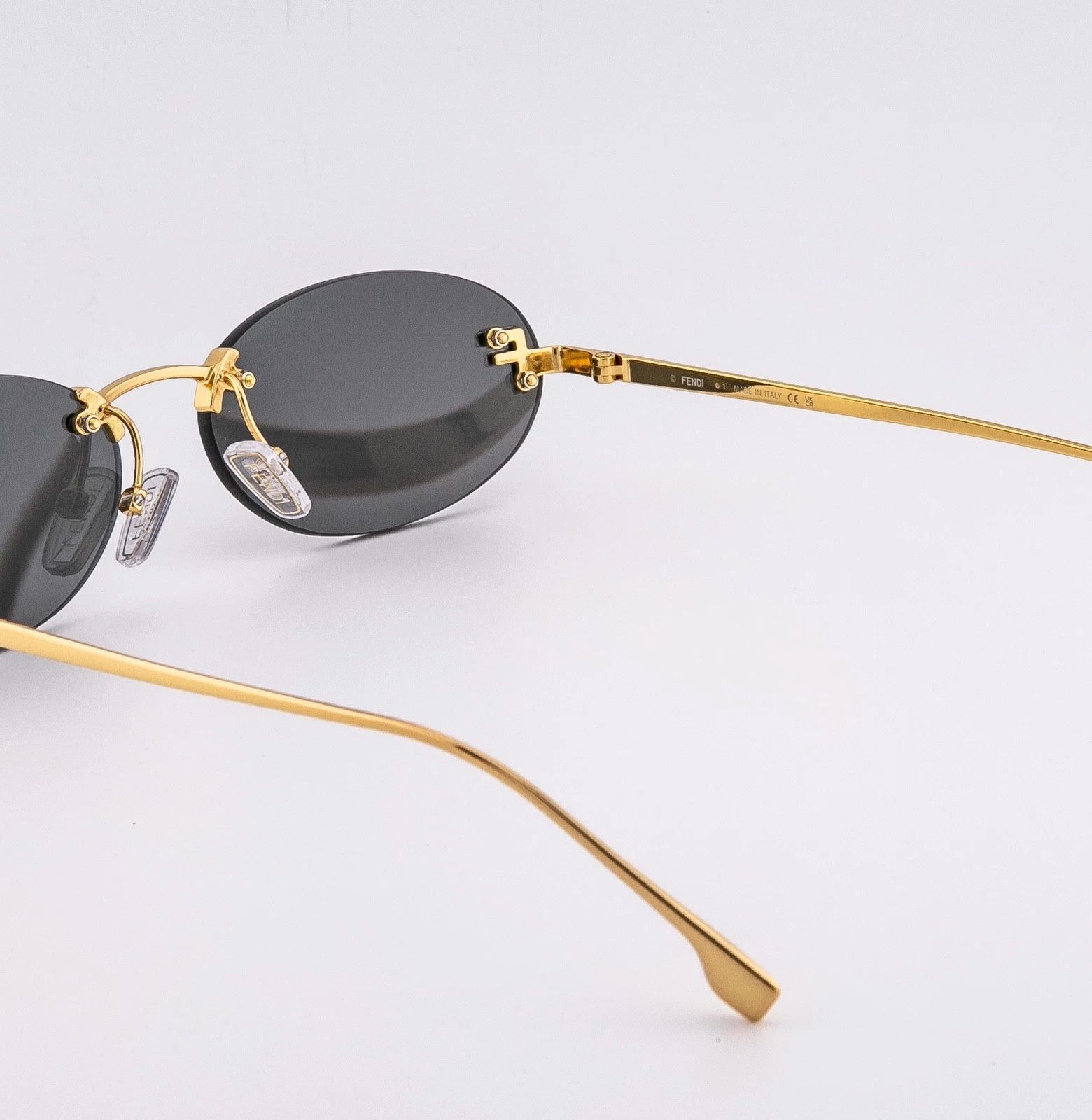 Fendi FENDI FE4075US FIRST 4075 Gold Black Narrow Crystal 30A Size ONE SIZE - 3 Thumbnail