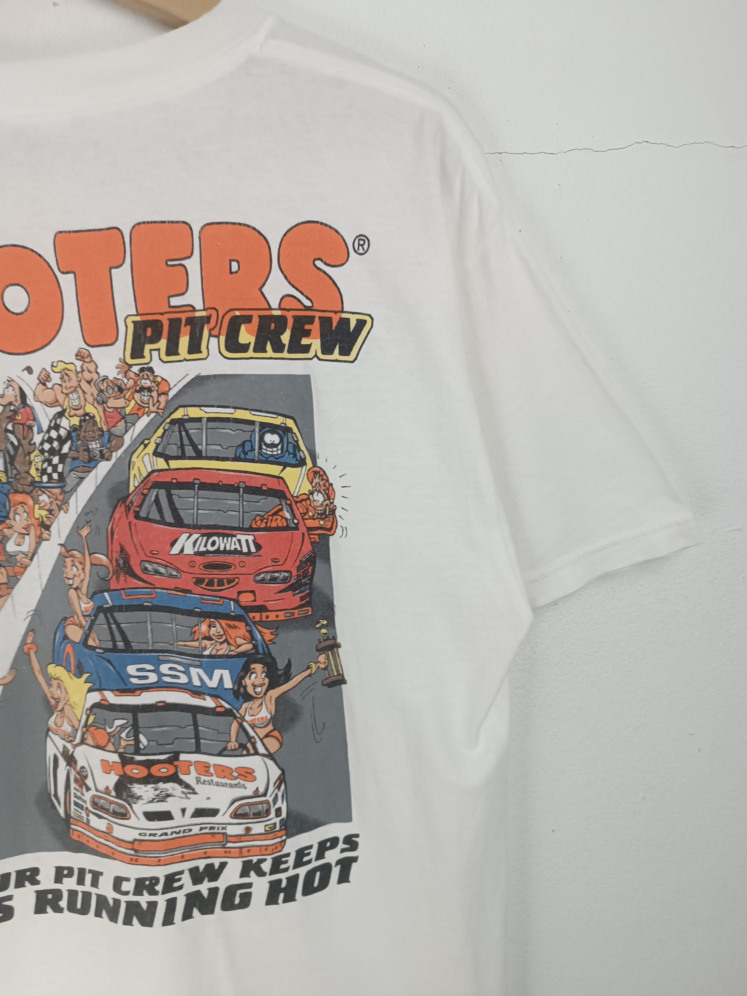 NASCAR VINTAGE '13 STAINED HOOTERS PIT CREW NASCAR RACING TEE Size US M / EU 48-50 / 2 - 14 Thumbnail