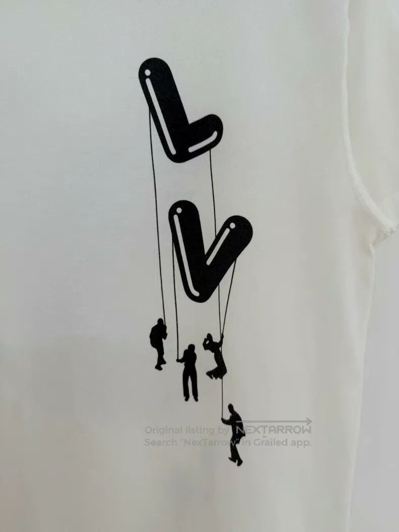 Louis Vuitton Louis Vuitton White paratrooper logo short sleeve Size US S / EU 44-46 / 1 - 2 Thumbnail