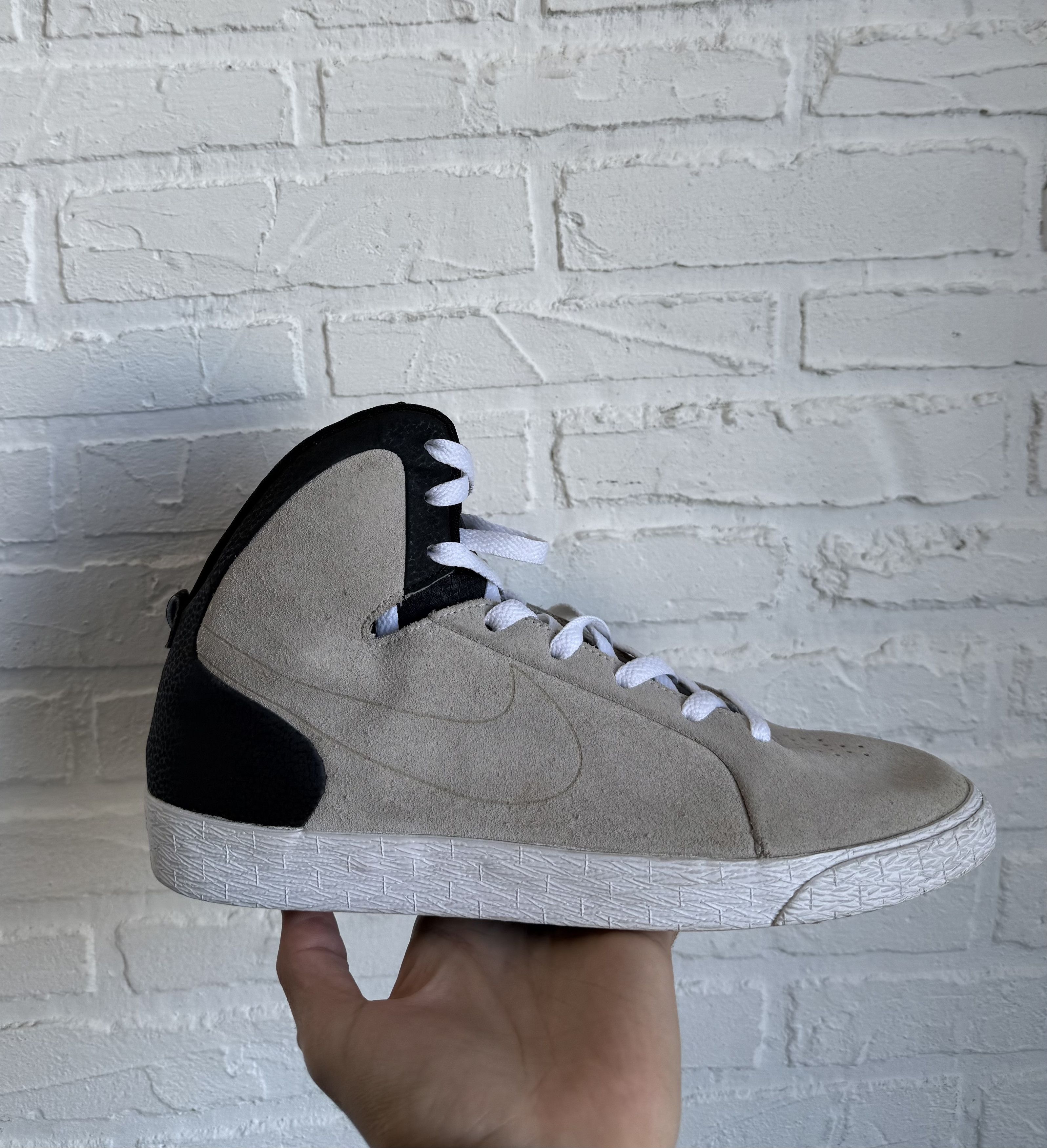 Nike RARE Nike hyperclave wolf grey suede leather ACG sneaker Size US 9.5 / EU 42-43 - 1 Thumbnail