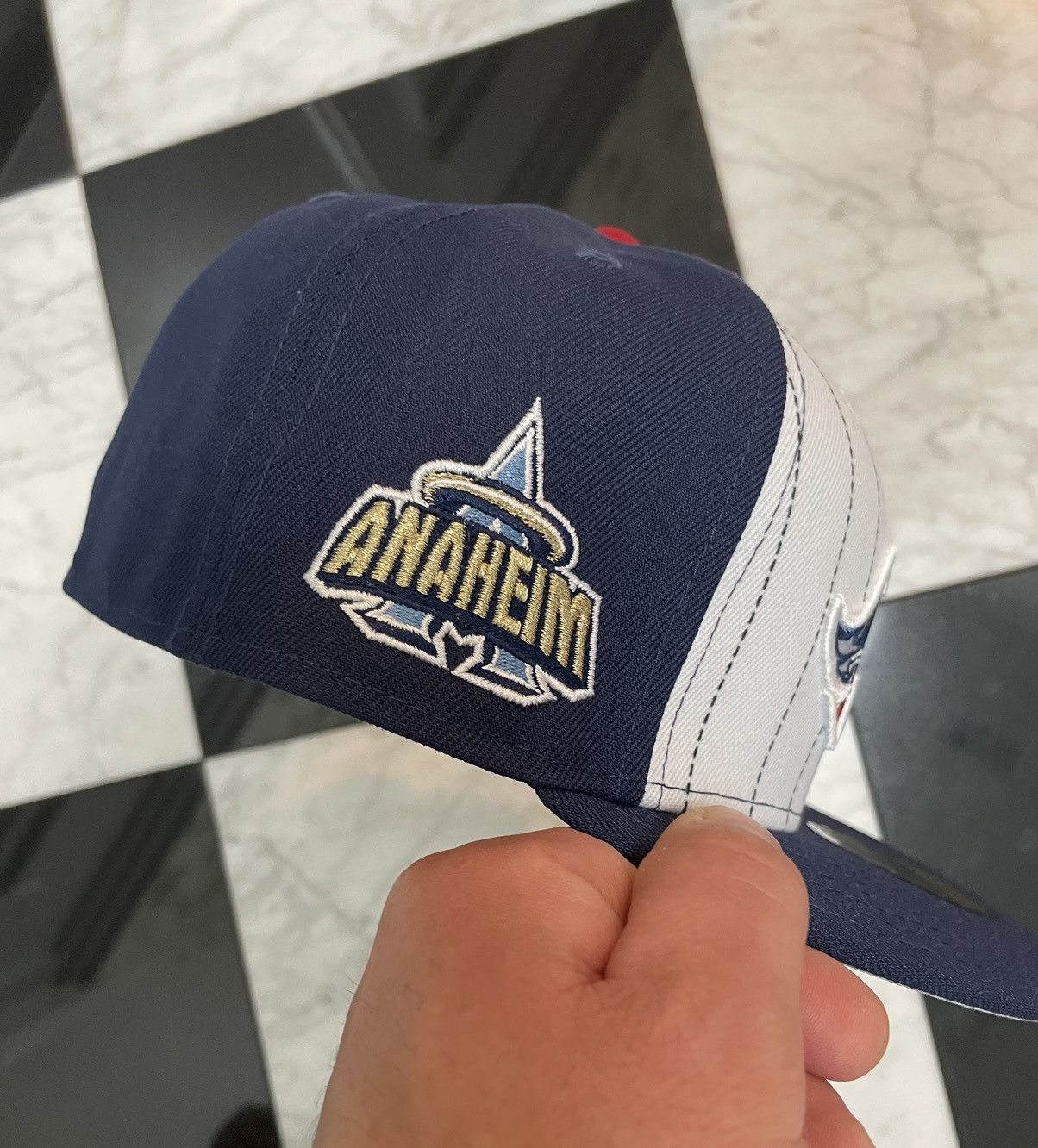 New Era 🔥 Exclusive Angels fitted 7 3/8 Size ONE SIZE - 2 Thumbnail