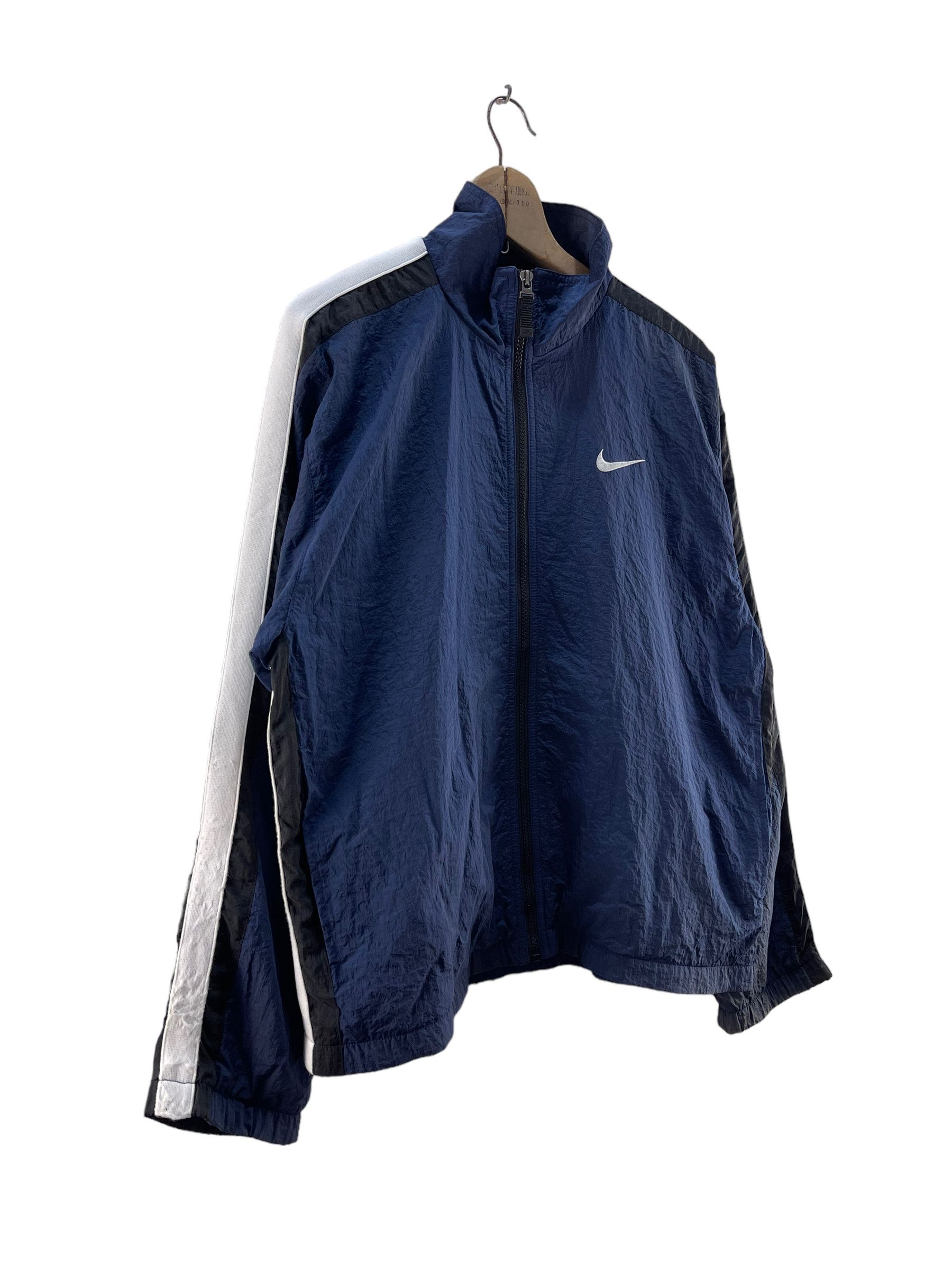 Nike Vintage Nike Swoosh Windbreaker Jacket Size US L / EU 52-54 / 3 - 4 Thumbnail