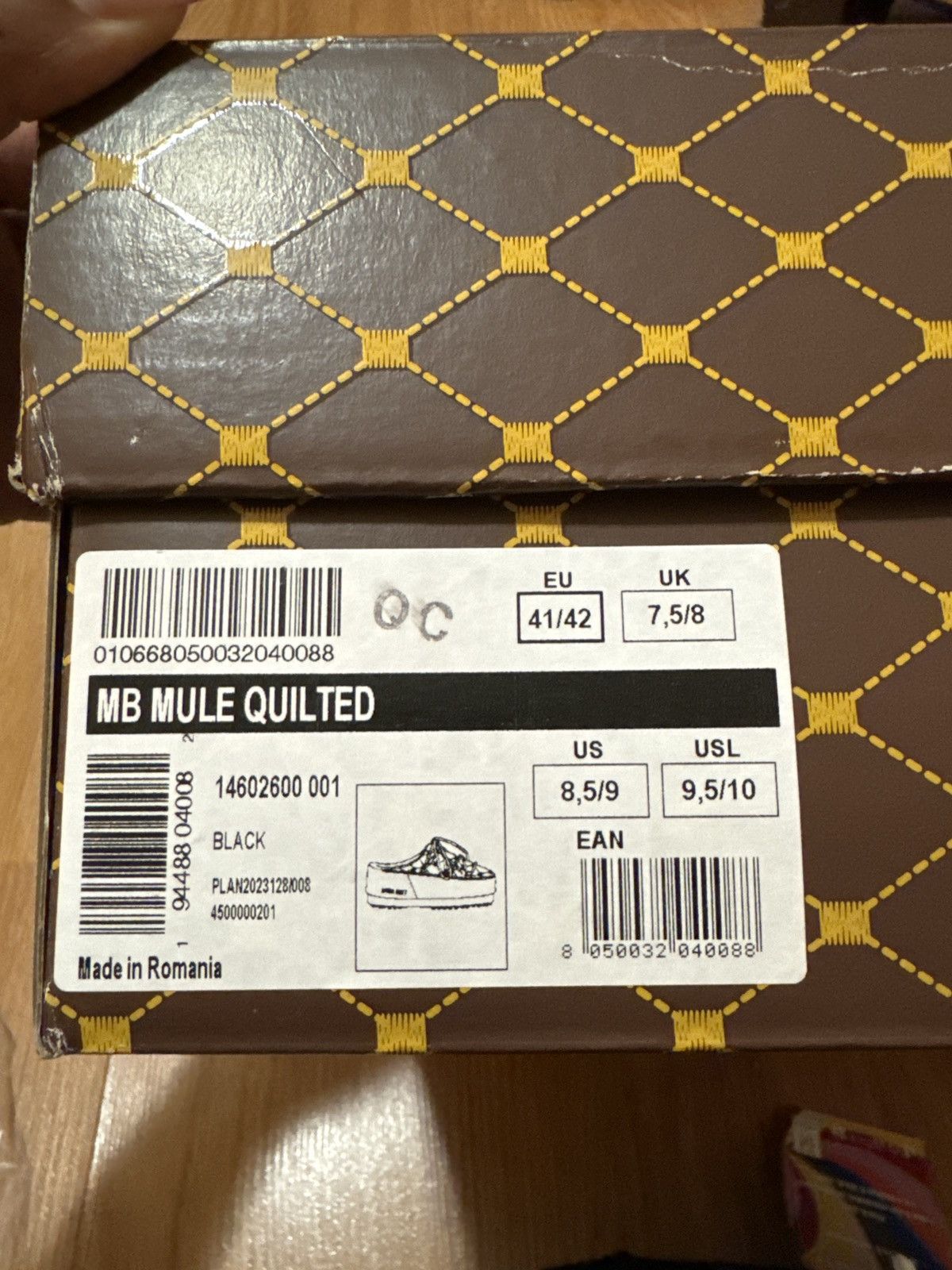 Moon Boot Black mule quilted Size US 9 / IT 39 - 2 Thumbnail