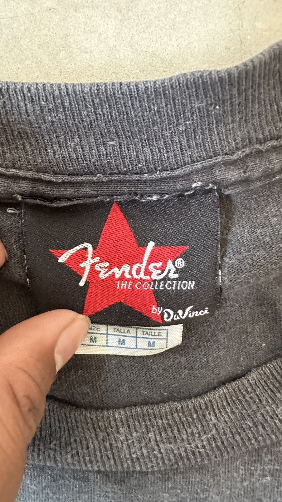 Fender VINTAGE FENDER DISTRESSED TEE Size US M / EU 48-50 / 2 - 4 Thumbnail
