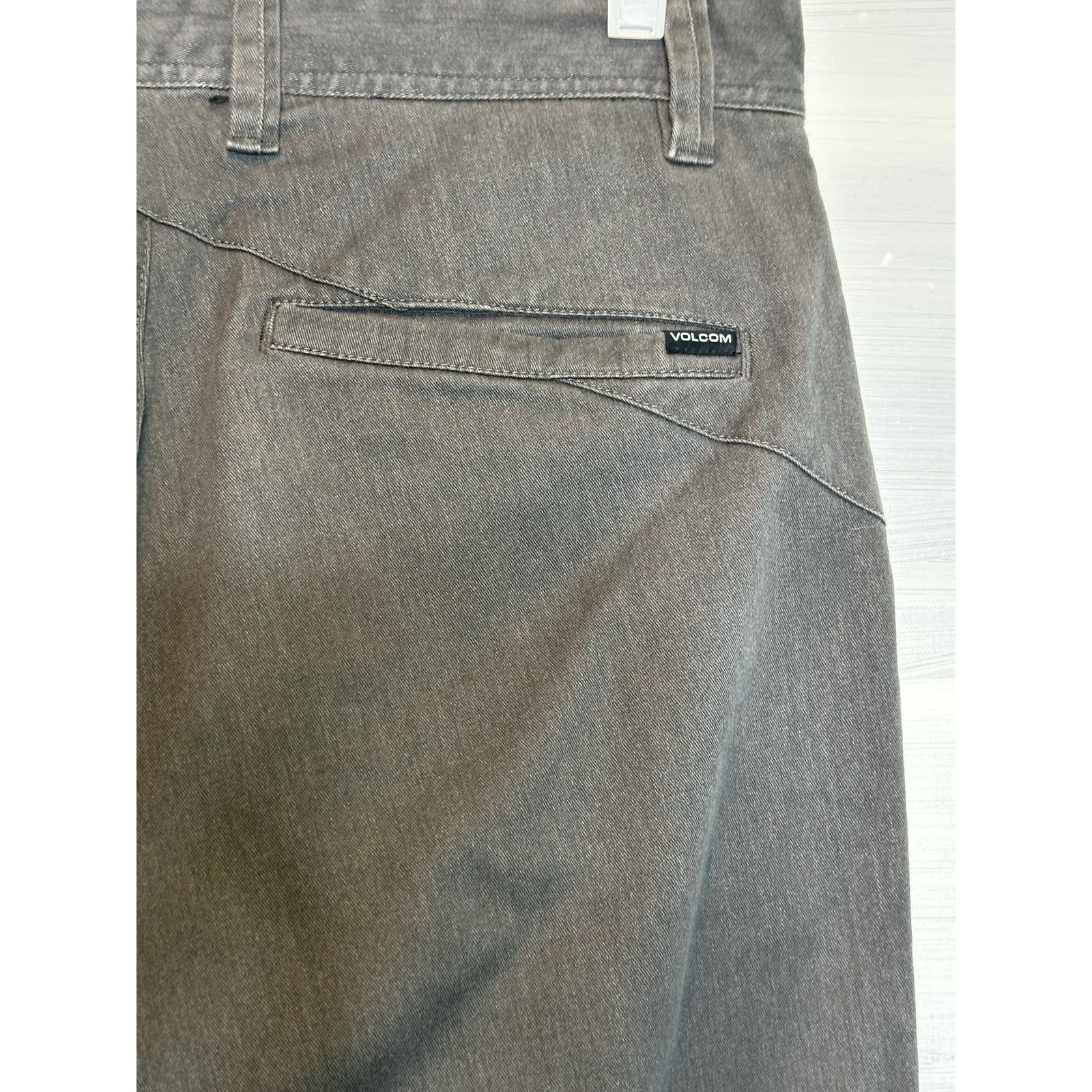 Volcom Volcom gray straight legs pants size 31 Size US 31 - 6 Thumbnail