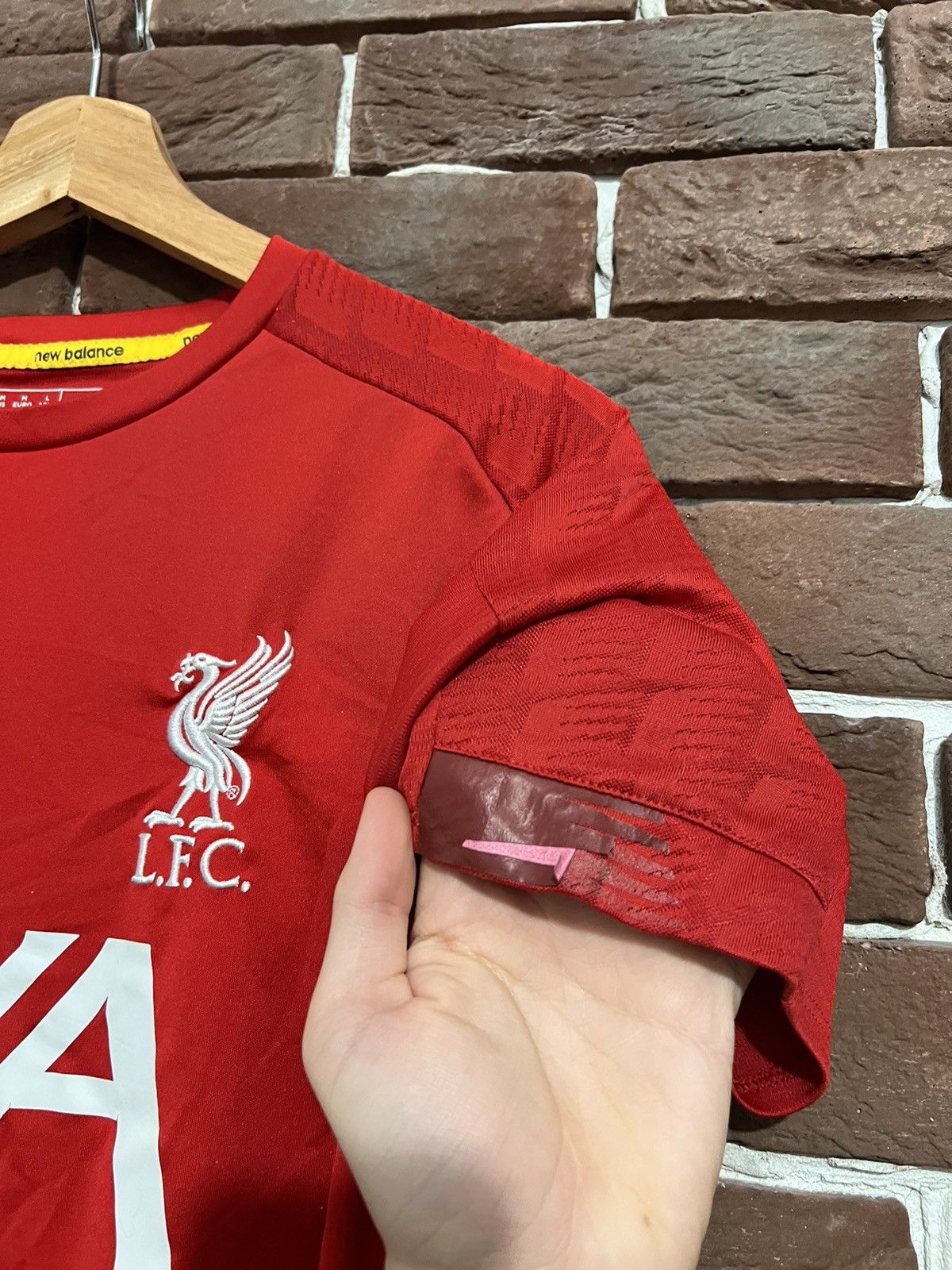 Adidas Rare Vintage Liverpool FC New Balance M Jersey Soccer Kit Size US M / EU 48-50 / 2 - 5 Thumbnail