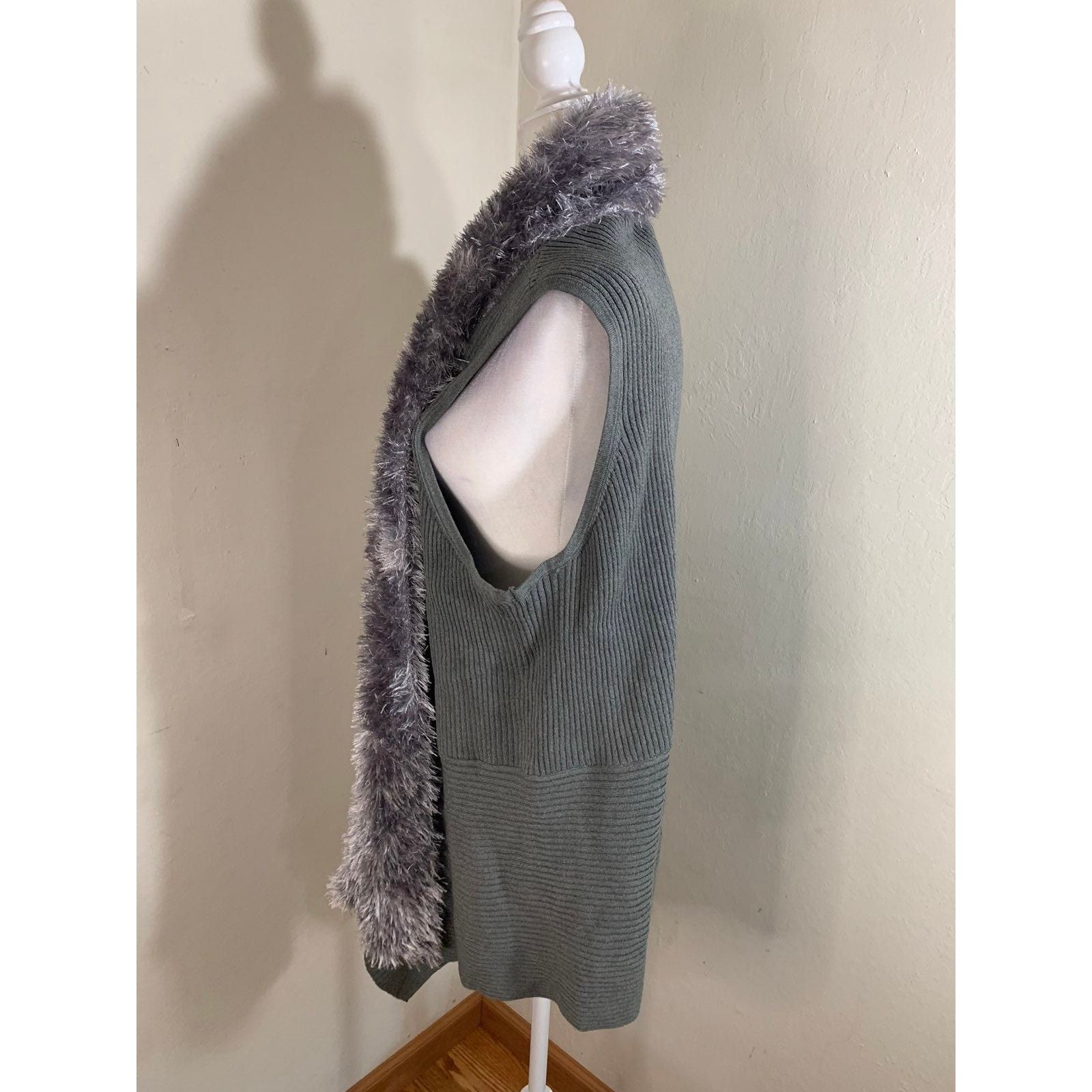 Other Lauren Michelle Faux Fur Vest (onesize) Size ONE SIZE - 8 Thumbnail