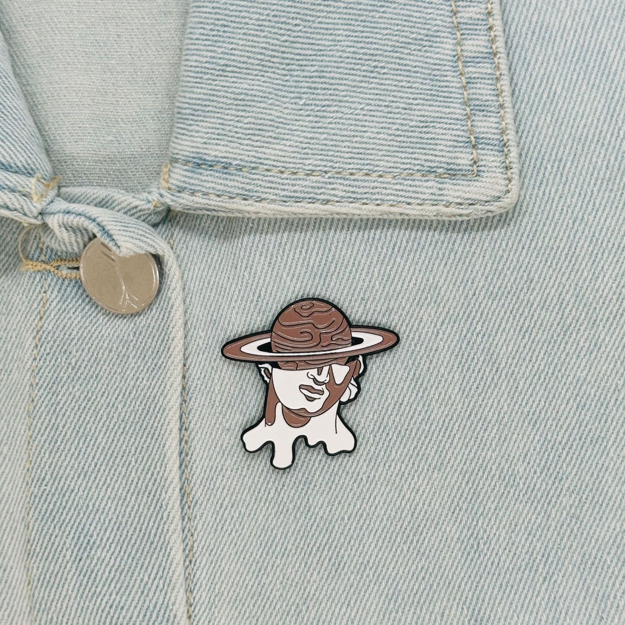 Other ✨Enamel Pin Roman Sculpture with Mirror Puzzle Bubblegum Pla Size ONE SIZE - 1 Thumbnail