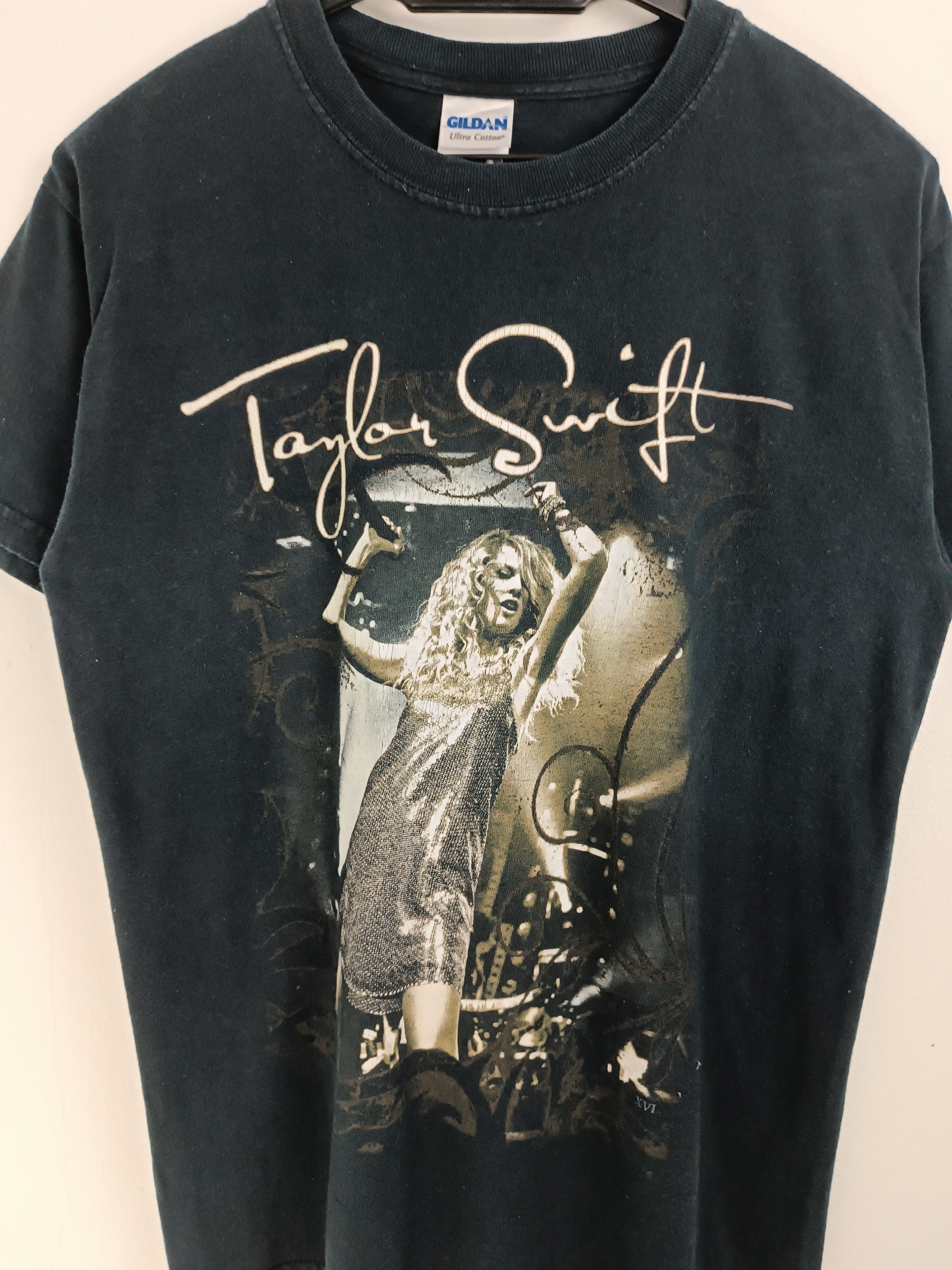 Rap Tees VINTAGE TAYLOR SWIFT TOUR TEE swifties harry styles Size US S / EU 44-46 / 1 - 10 Thumbnail