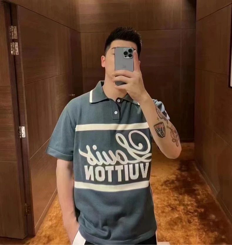 Louis Vuitton Louis Vuitton Dark green embroidered polo short sleeve 2501 Size US S / EU 44-46 / 1 - 9 Thumbnail