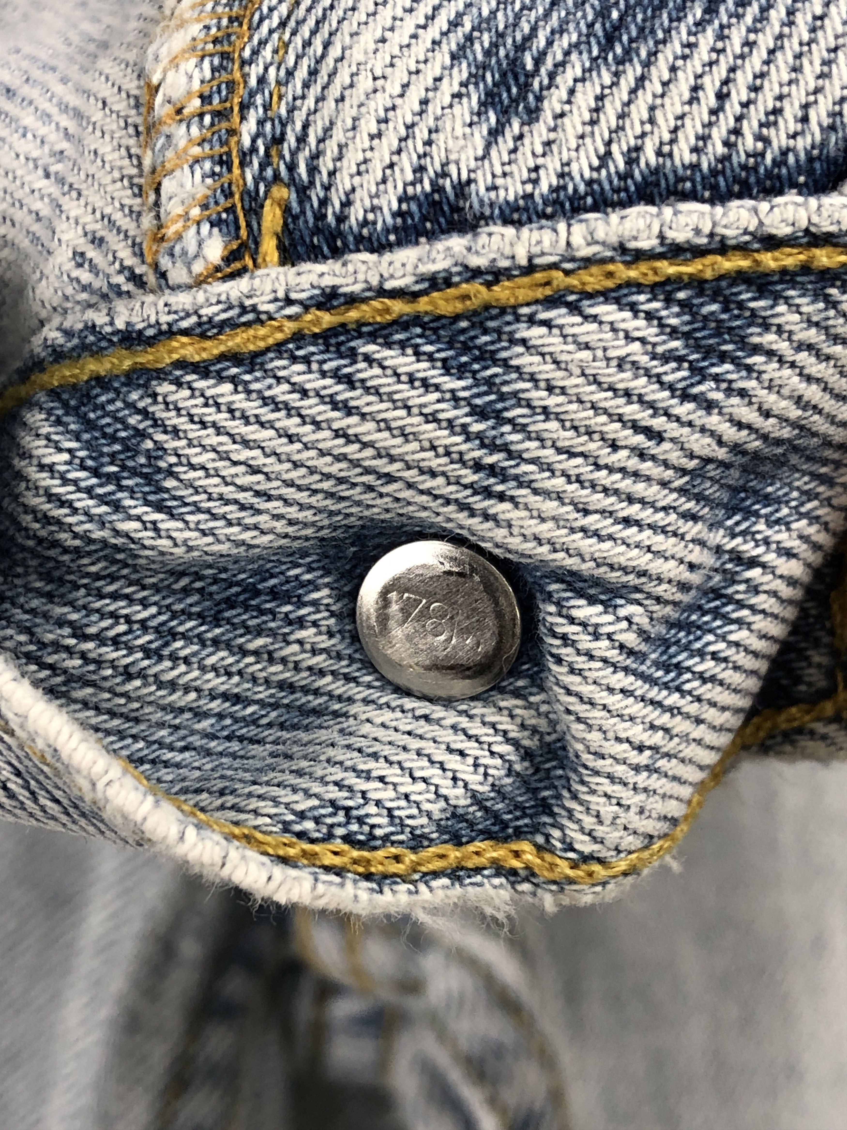 Levi's × Vintage Vintage Levis 560 Comfort Fit Light Washed Jeans DP2265 Size US 34 / EU 50 - 12 Thumbnail
