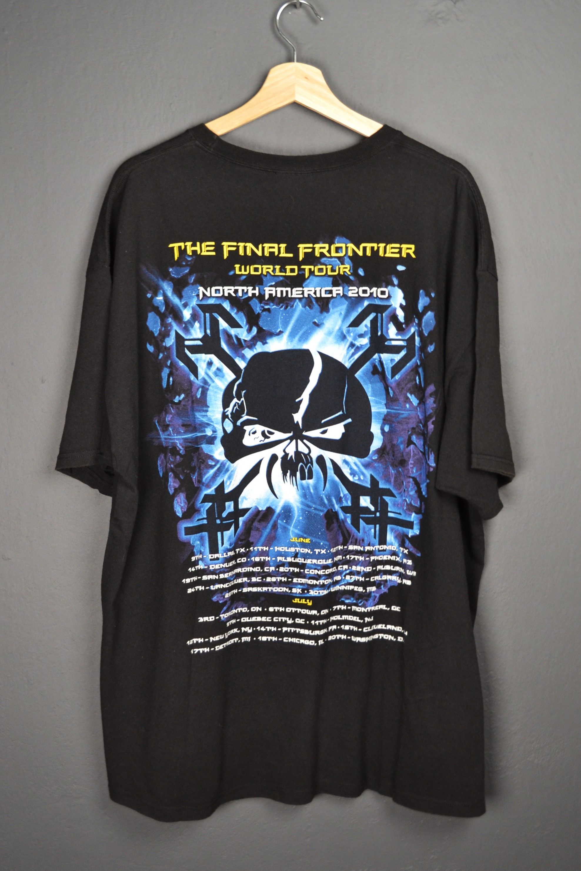 Band Tees Vintage Iron Maiden Final Frontier tour 2010 shirt Size XXL Size US XXL / EU 58 / 5 - 13 Thumbnail