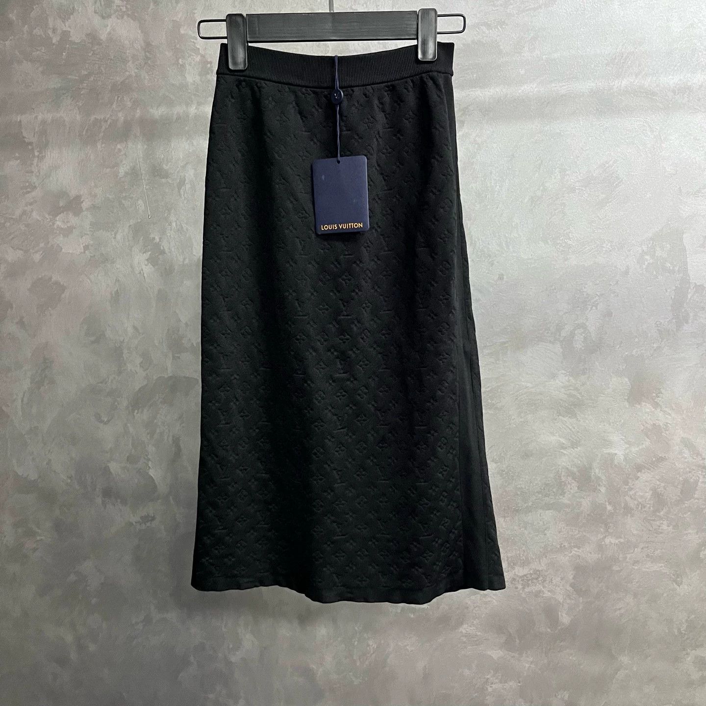 Louis Vuitton Louis Vuitton Long Black T-Shirt S Women Size S / US 4 / IT 40 - 1 Thumbnail