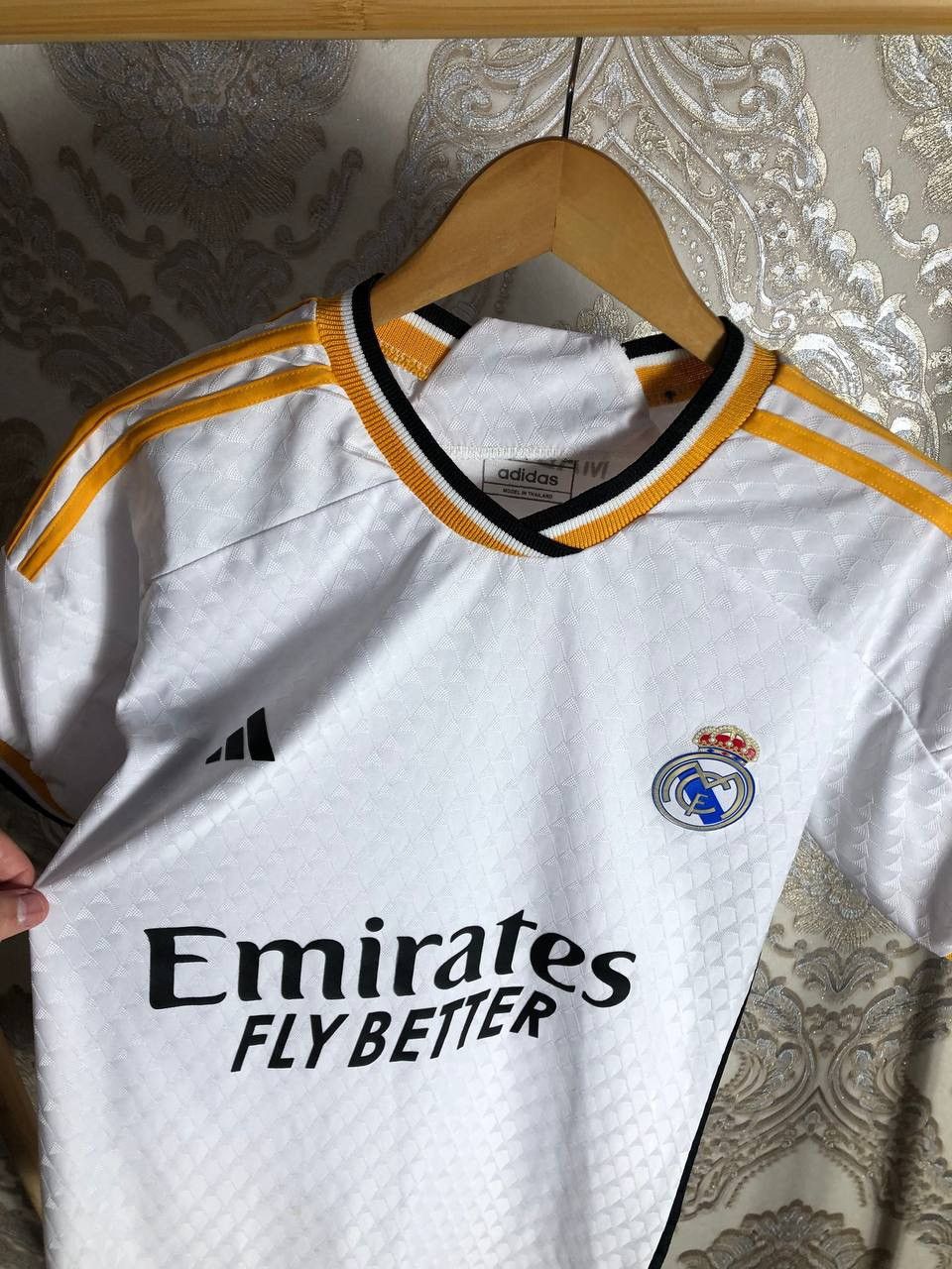 Vintage VINTAGE ADIDAS FC REAL MADRID SPAIN SOCCER JERSEY Y2K 90s Size US M / EU 48-50 / 2 - 3 Thumbnail