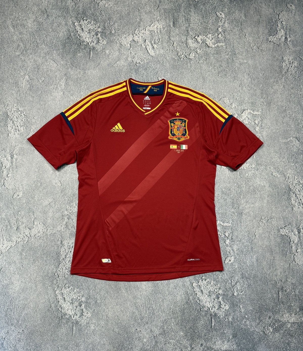 Adidas VINTAGE ADIDAS SPAIN EURO 2012 FOOTBALL SOCCER HOME JERSEY Size US L / EU 52-54 / 3 - 1 Thumbnail