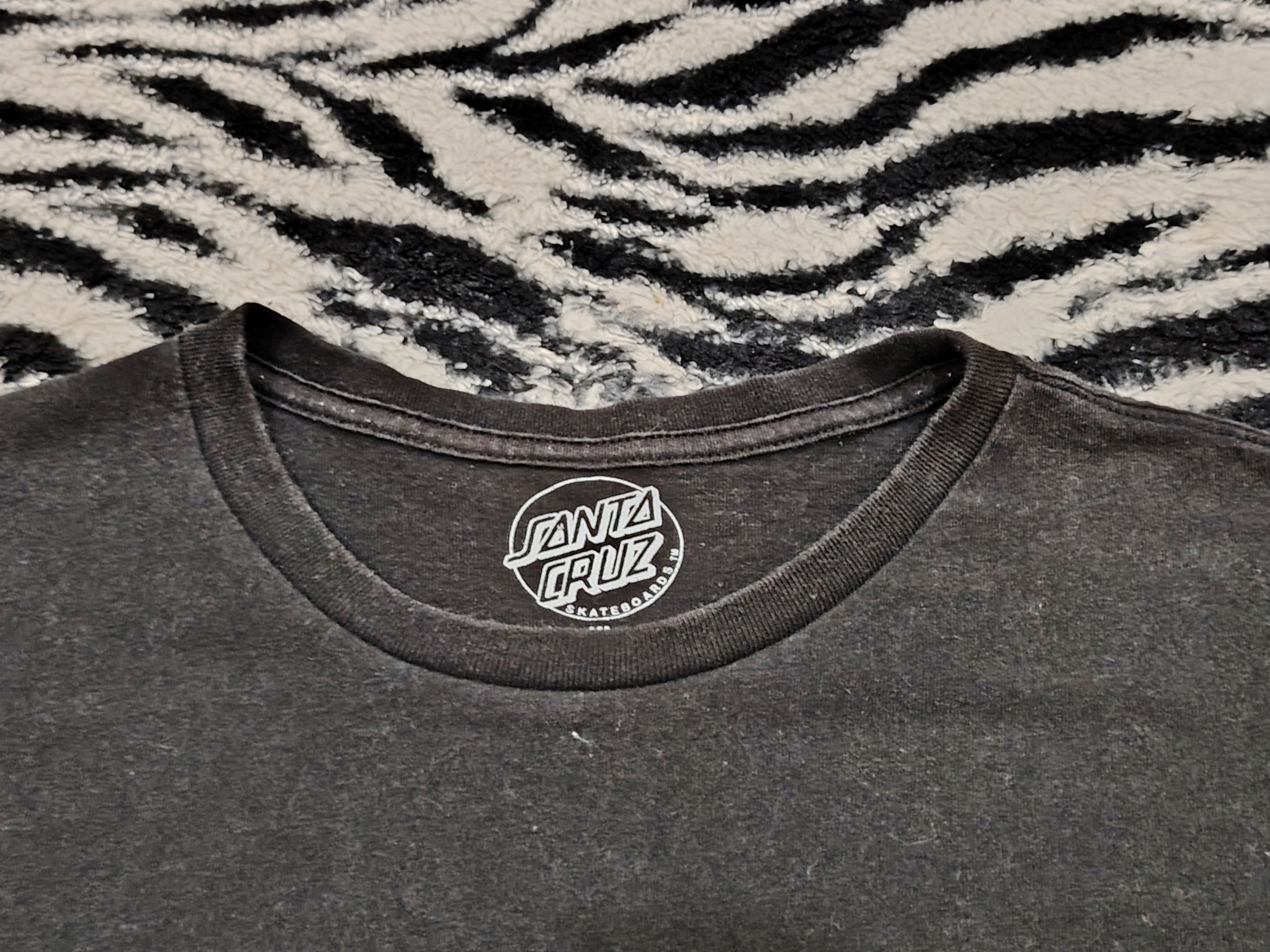 Santa Cruz Skateboards Santa Cruz Skateboards thrashed tee Size US XL / EU 56 / 4 - 3 Thumbnail