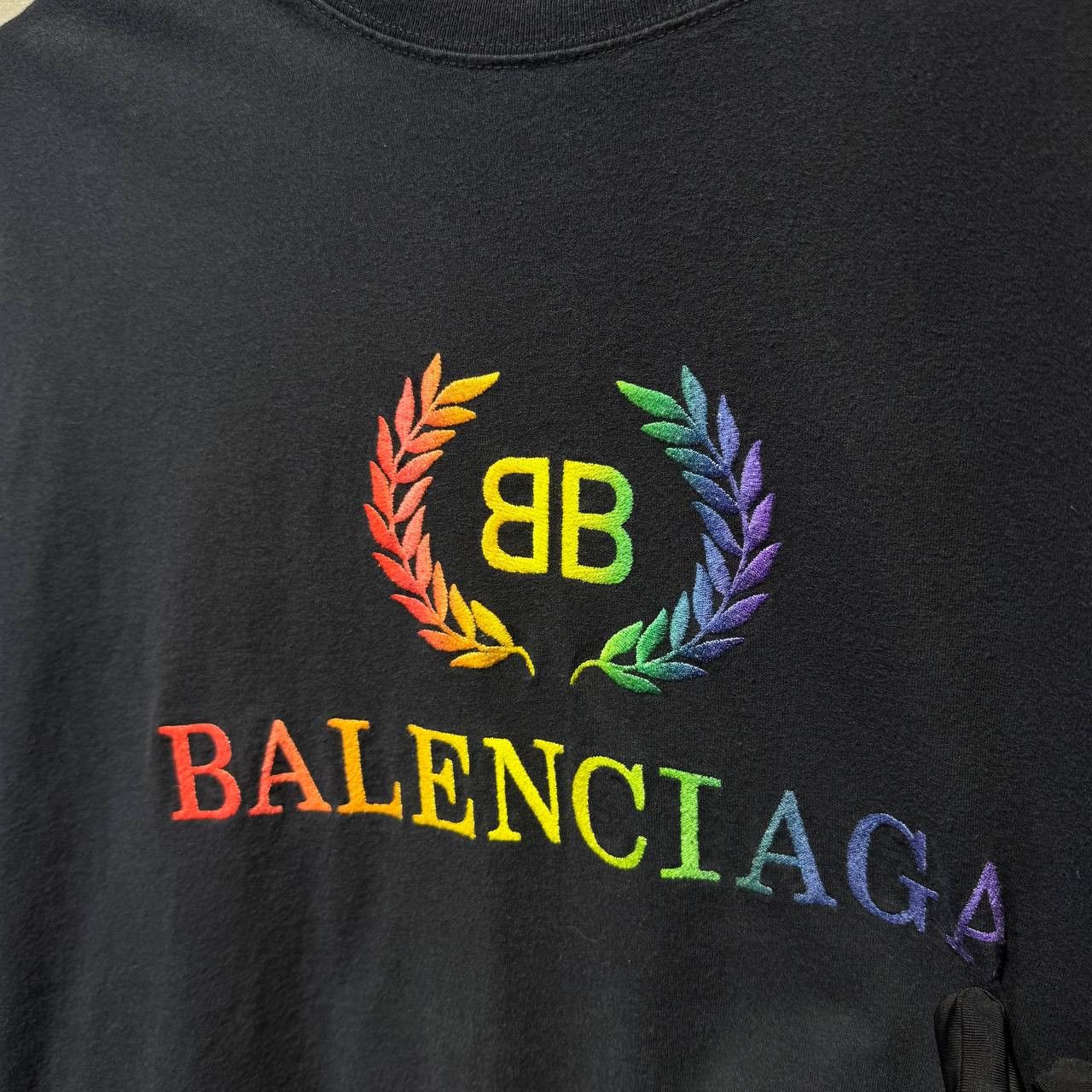 Balenciaga Balenciaga BB logo feather rainbow embroidered tee Size US XL / EU 56 / 4 - 3 Thumbnail