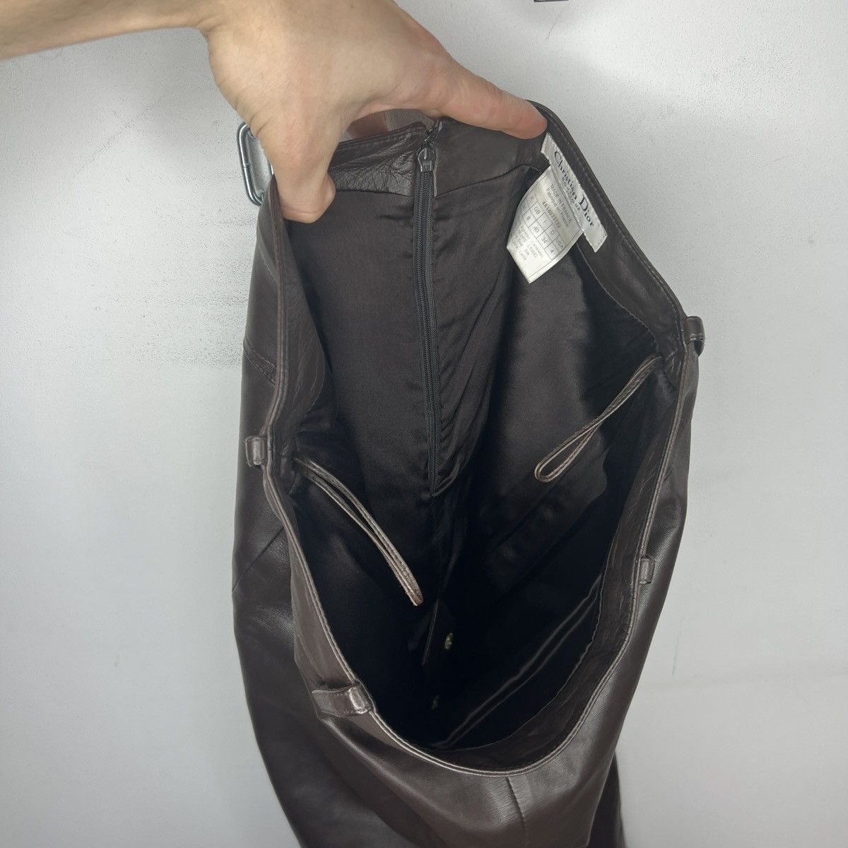 Dior Vintage 90s Christian Dior Leather Mini Skirt Old Money Size 27" / US 4 / IT 40 - 9 Thumbnail