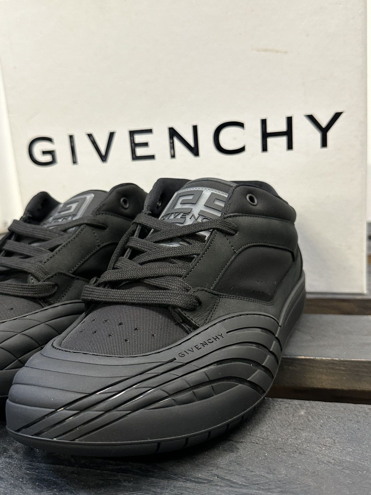 Givenchy Mid Top Sneakers. Sz 41 Size US 8 / EU 41 - 5 Thumbnail