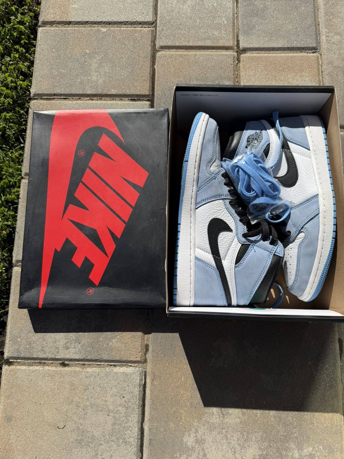Nike Air Jordan 1 “University Blue” Size US 8.5 / EU 41-42 - 1 Thumbnail