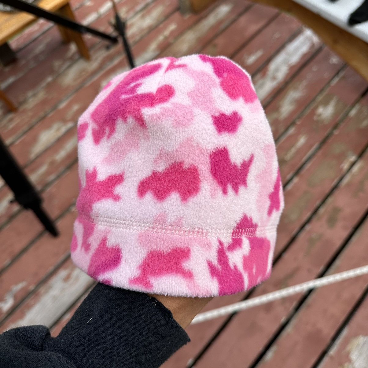 GFLPO Unisex Pink Beanie Hat, One Size, Wireless Winter Knit