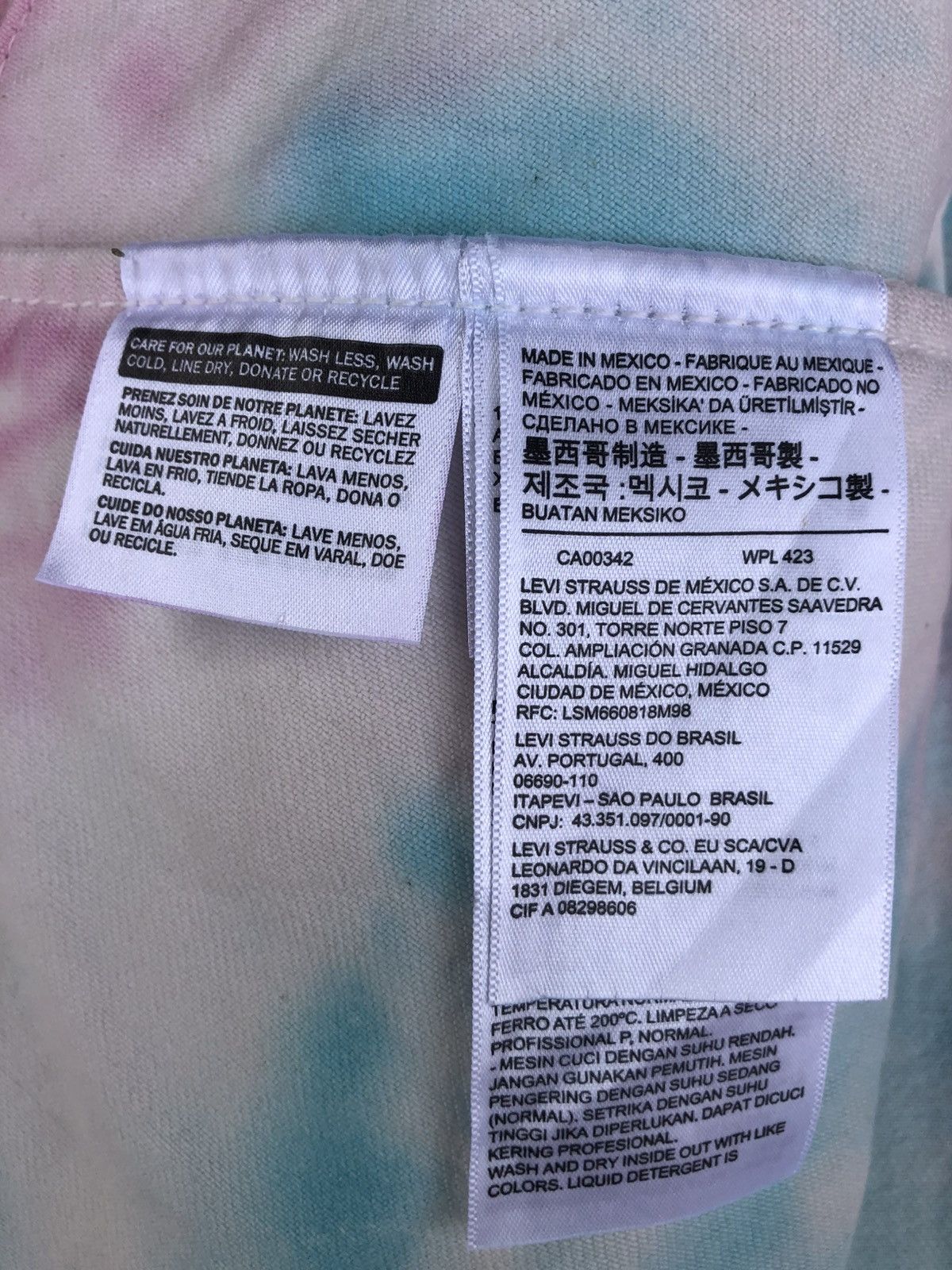 Levi's Levi’s Rainbow Embroidered Denim Jacket Size US M / EU 48-50 / 2 - 20 Thumbnail