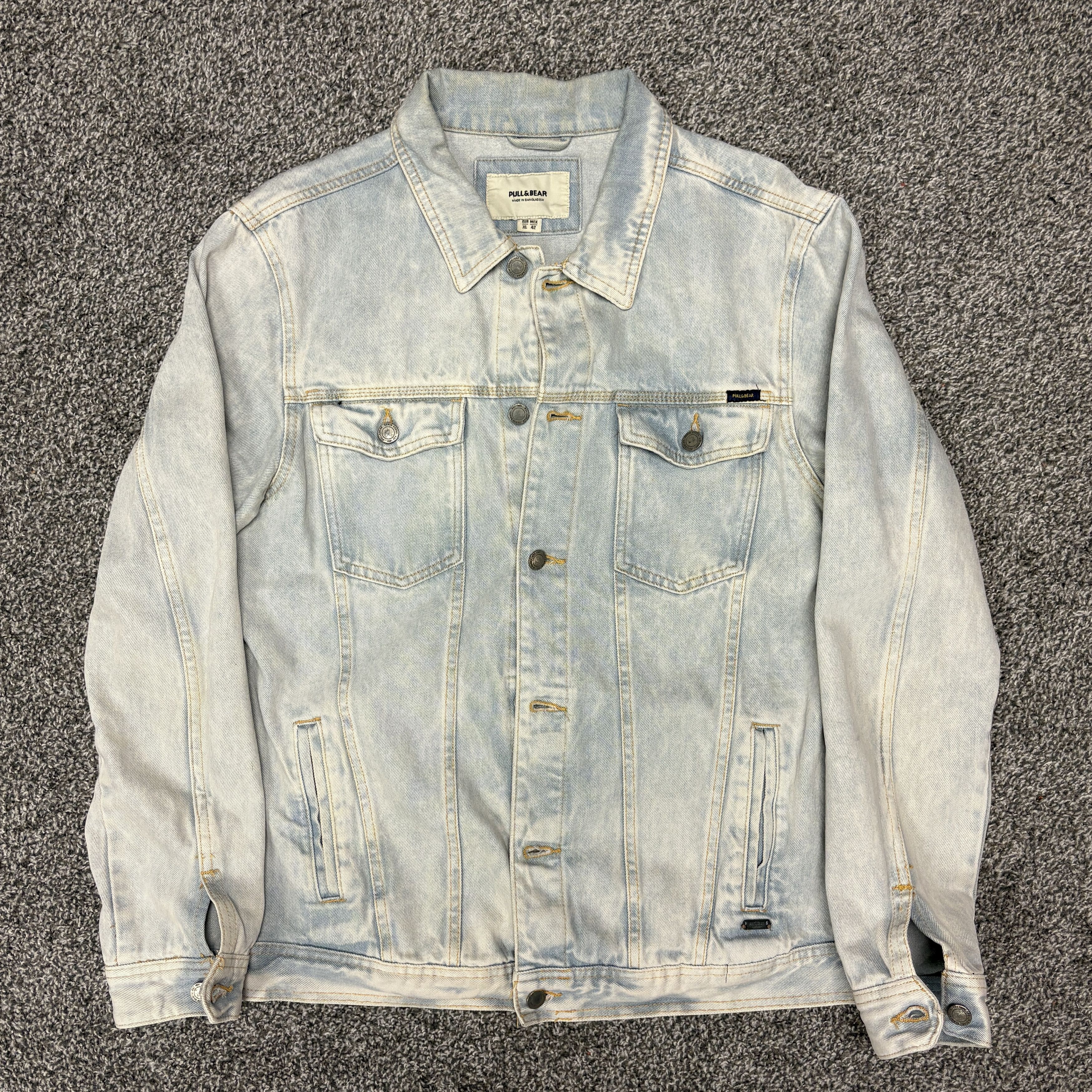 Pull & Bear Pull&Bear Light Wash Denim Jean Jacket, Size XL Size US XL / EU 56 / 4 - 1 Thumbnail