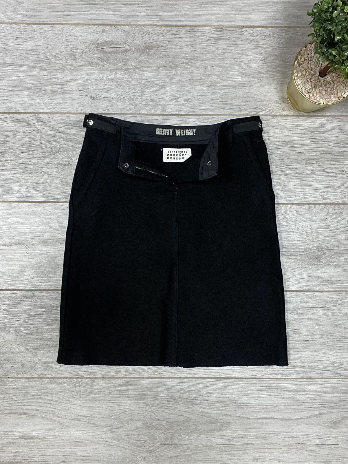 Maison Margiela Maison Margiela heavy weight white stitch wool skirt Size 28" / US 6 / IT 42 - 1 Thumbnail