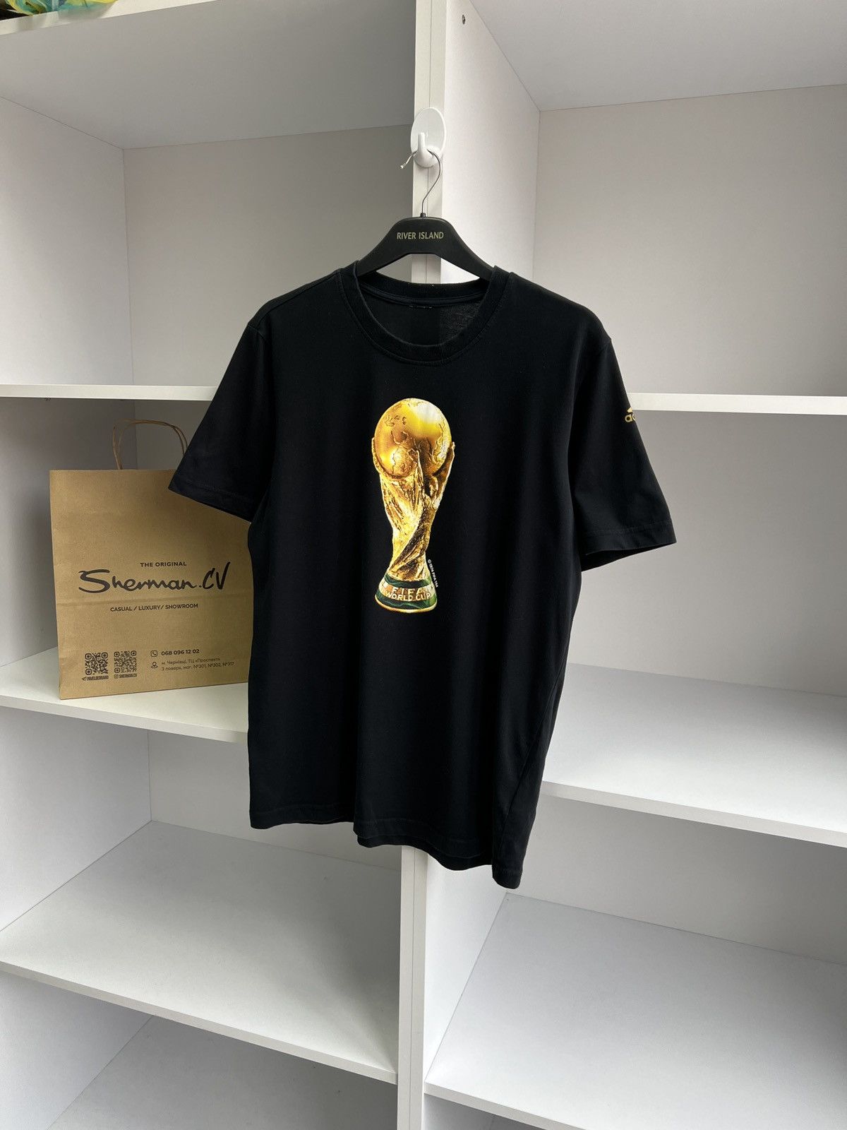 Adidas × Vintage Vintage Adidas Fifa World Cup Print Black T-Shirt Size US M / EU 48-50 / 2 - 3 Thumbnail
