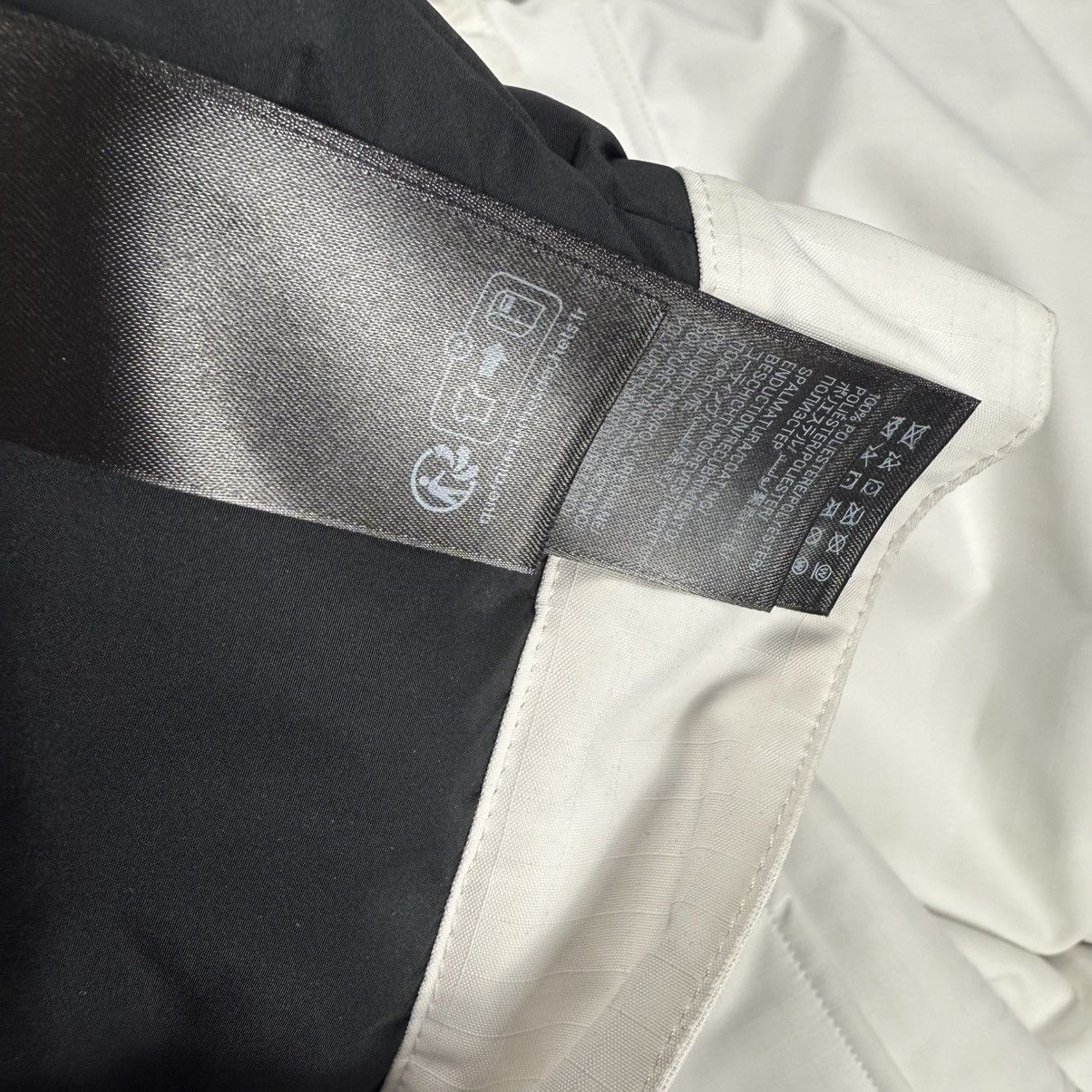Balenciaga Balenciaga Skiwear 3B Sports Icon Ski ‘White’ Cargo Pants Size US 36 / EU 52 - 9 Thumbnail