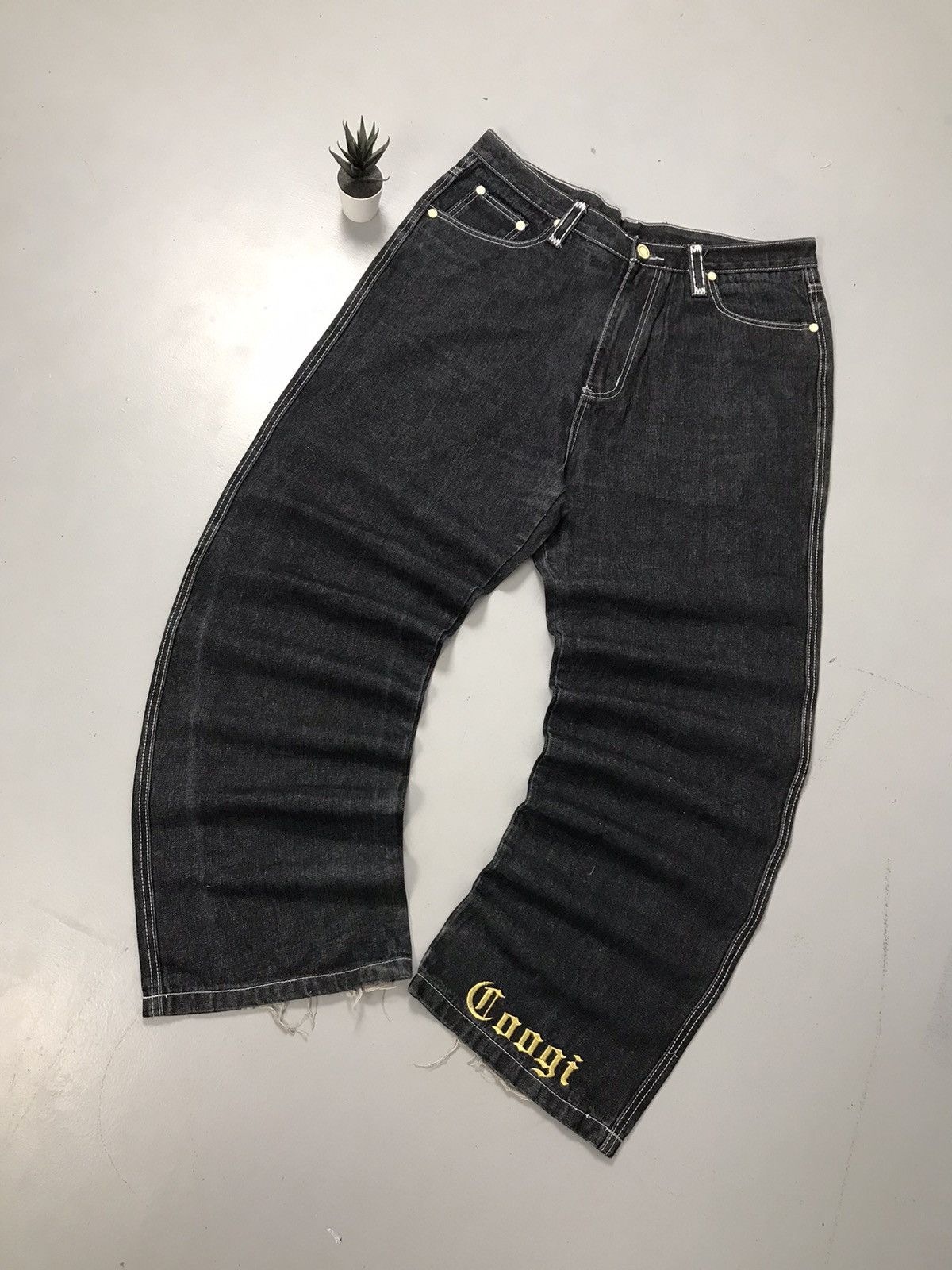 Coogi Vintage coogi golden embroidred baggy fit denim pants Size US 36 / EU 52 - 3 Thumbnail