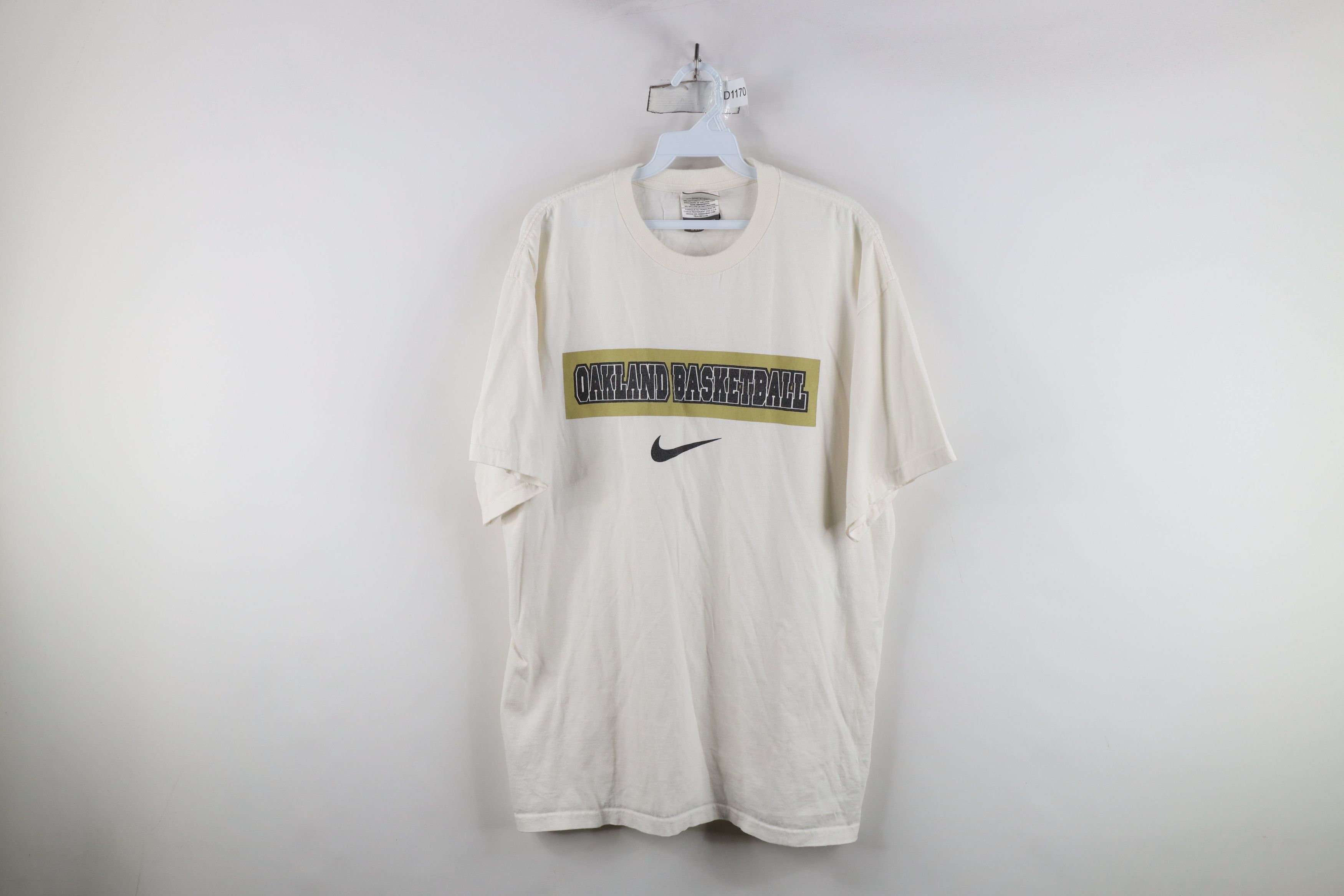 Nike Vintage Nike Swoosh Okland University Basketball T-Shirt Size US L / EU 52-54 / 3 - 1 Thumbnail