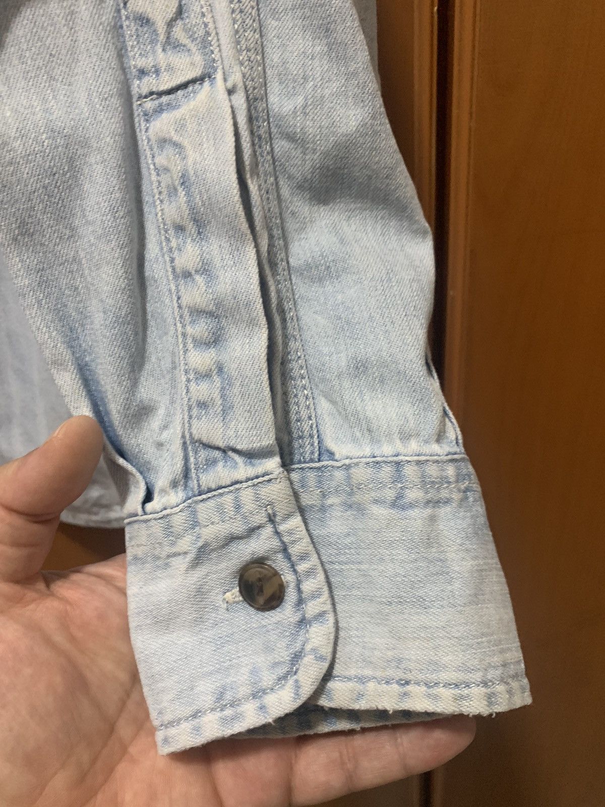 Levi's Vintage Levi’s Denim Sun Faded Shirt Large Size Size US L / EU 52-54 / 3 - 12 Thumbnail
