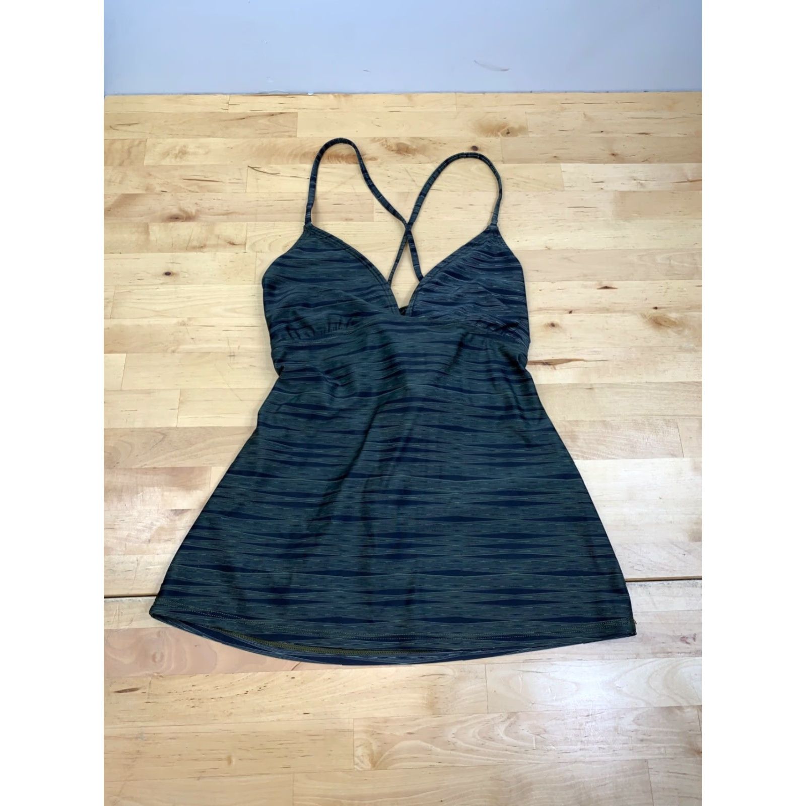 Athleta Athleta Tank Womens M Green Adjustable Strap Open Back Casual Shirt Size M / US 6-8 / IT 42-44 - 2 Thumbnail