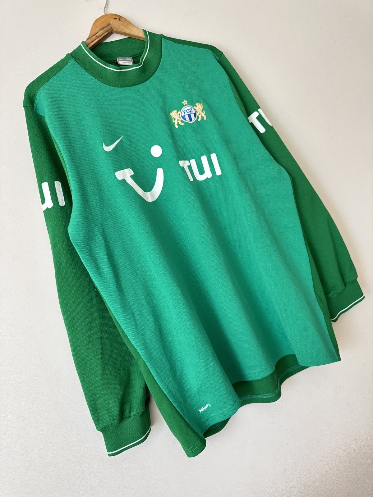 Nike Vintage Zurich FC 2009-2010 Home Goalkeeper Soccer Jersey Size US XL / EU 56 / 4 - 4 Thumbnail