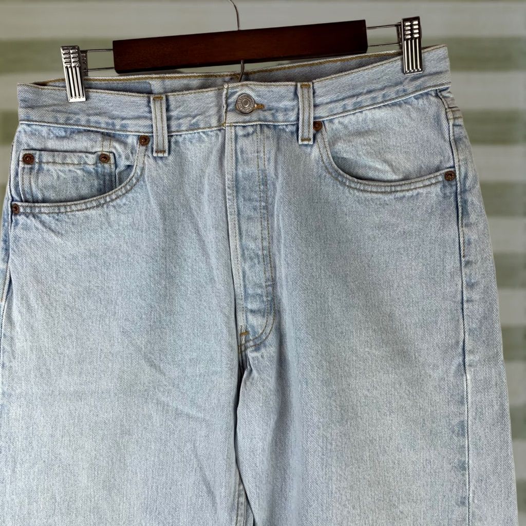 Levi's VINTAGE Levi's 501 Jeans Mens 34x32 Light Blue Button Fly 90s Straight Denim USA Made Size US 32 / EU 48 - 1 Thumbnail
