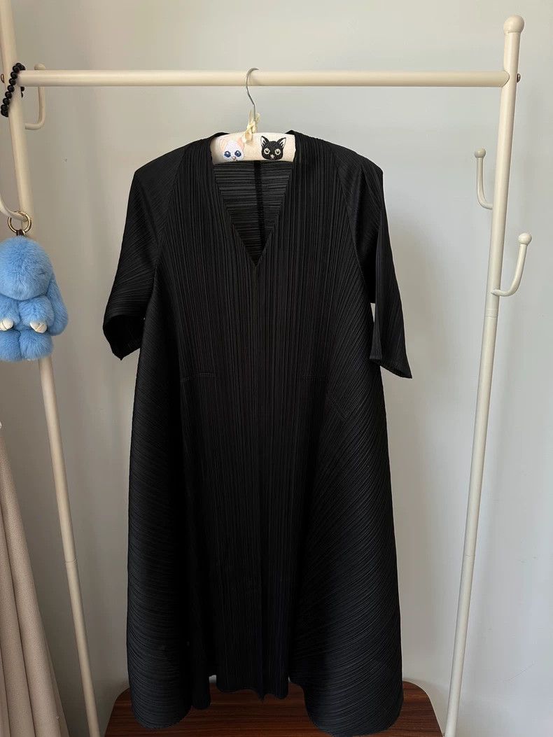 Issey Miyake Issey Miyake size:3 Black spring dress Size S / US 4 / IT 40 - 1 Thumbnail