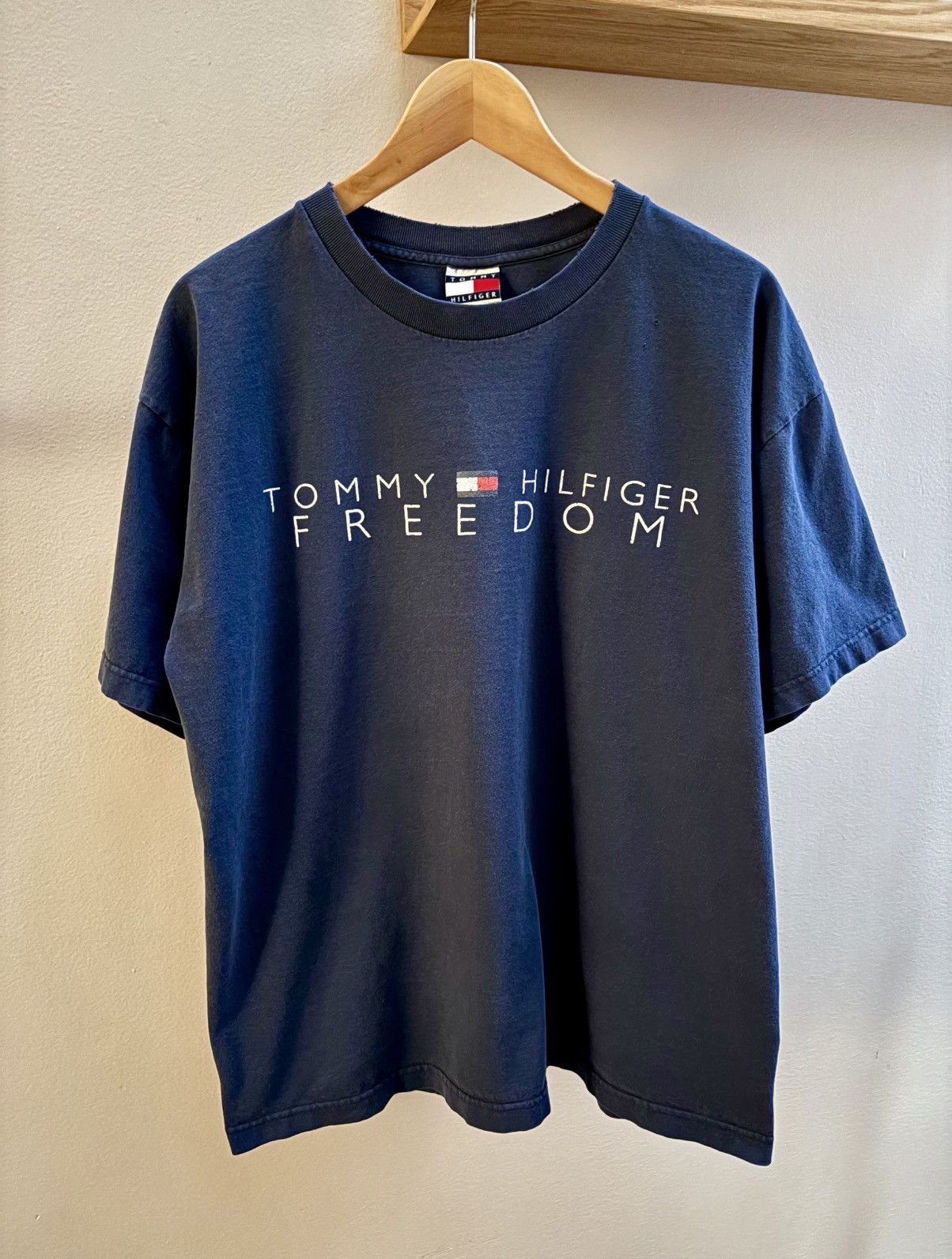 Tommy Hilfiger Tommy Hilfiger VTG navy blue “Freedom” tshirt XL Made in USA Size US XL / EU 56 / 4 - 1 Thumbnail