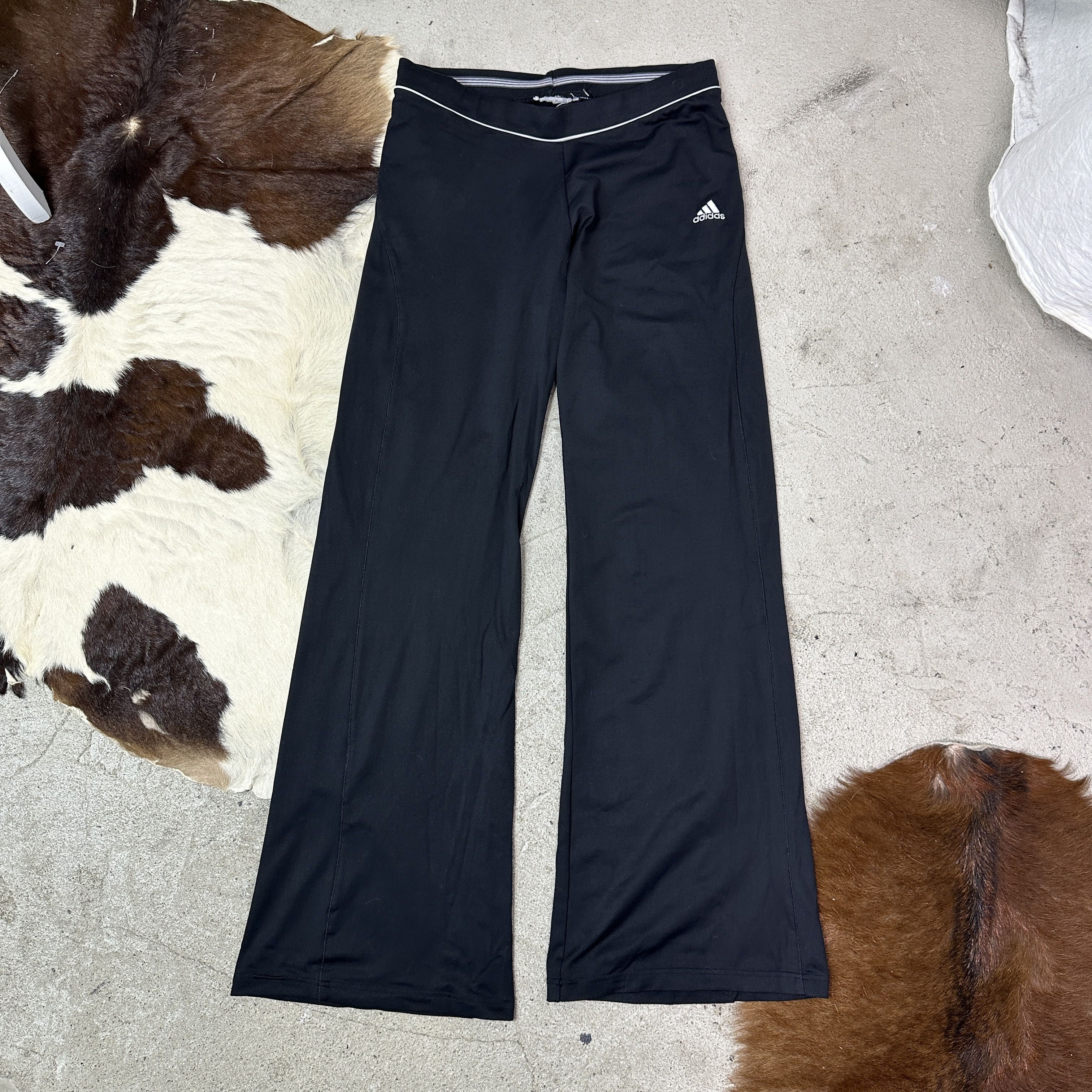 Adidas Vintage Sporty Flared Pilates Adidas Sweatpants Y2K Size 25" / US 0 / IT 36 - 2 Thumbnail