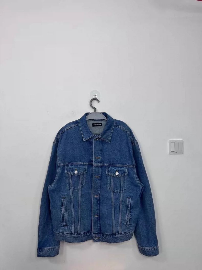 Balenciaga Balenciaga Seven Languages Logo Denim Jacket Size US M / EU 48-50 / 2 - 1 Thumbnail