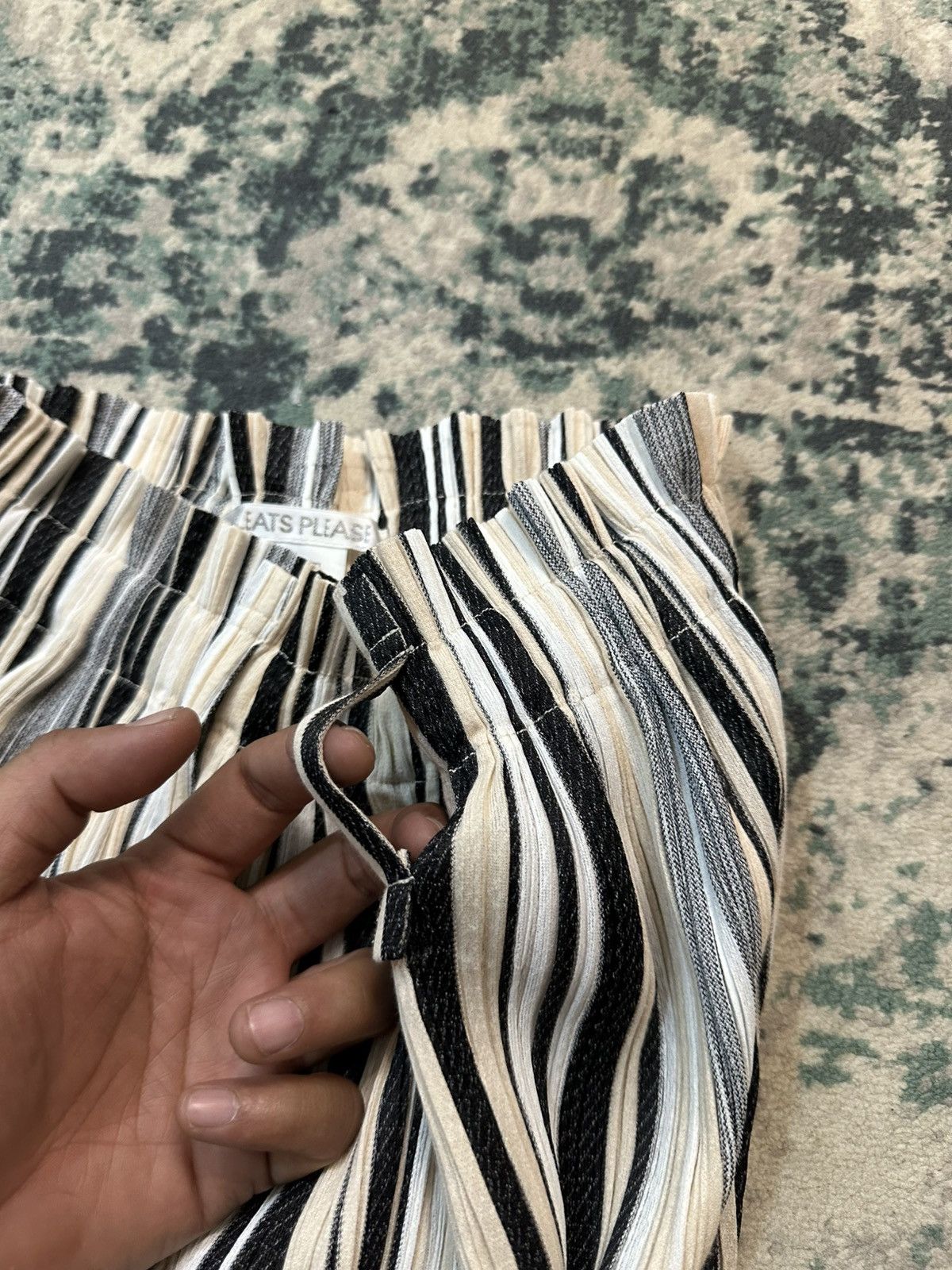 Homme Plisse Issey Miyake Pleats Please Issey Miyake Vertical Stripe Pant Size US 34 / EU 50 - 11 Thumbnail