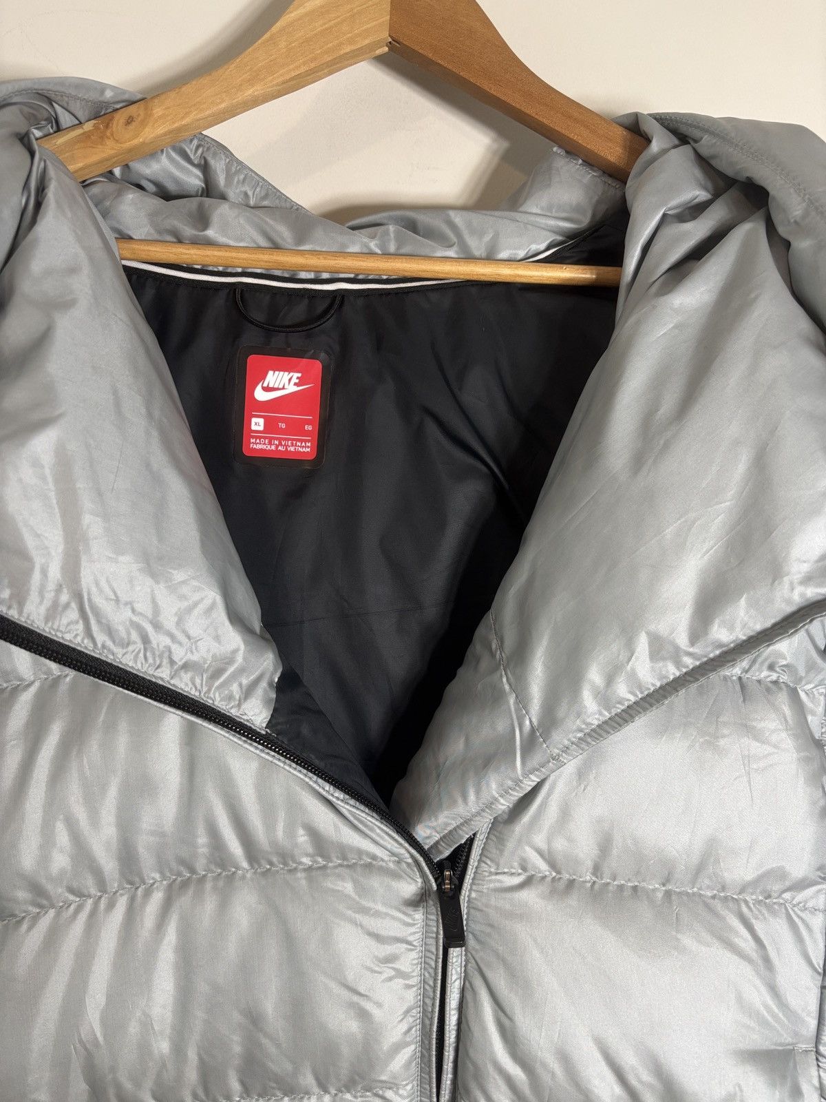Nike Nike Women's Vogue Runway Asymmetrical Down Puffer Jacket XL Size XL / US 12-14 / IT 48-50 - 3 Thumbnail