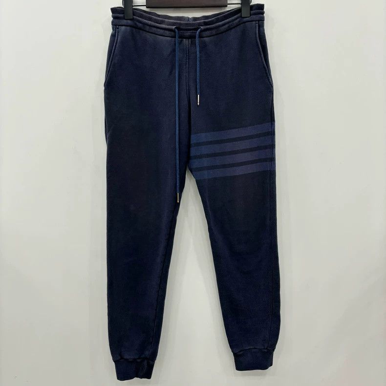 Thom Browne Thom Browne size0 Casual trousers Size US 26 / EU 42 - 1 Thumbnail