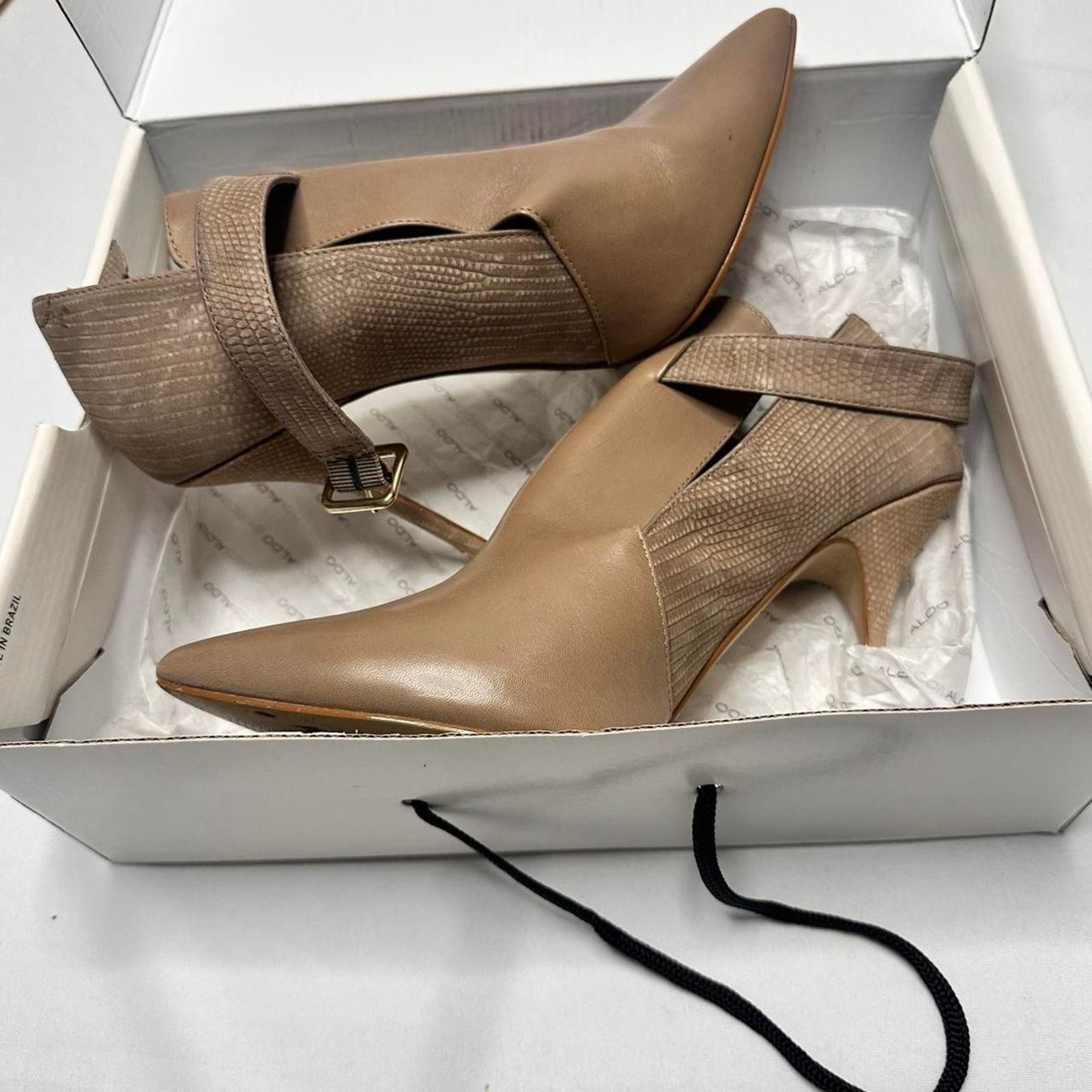 Aldo Aldo pointed toe stiletto heel and ankle strap. A pump Size US 9 / IT 39 - 2 Thumbnail
