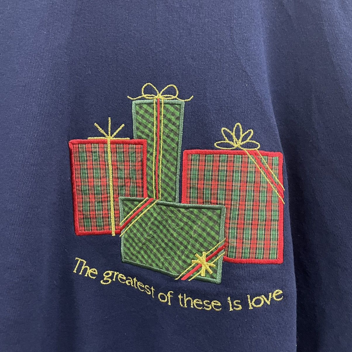 Vintage 🔥Vintage The Greatest Of These Love Gift Sweatshirts Size US L / EU 52-54 / 3 - 5 Thumbnail