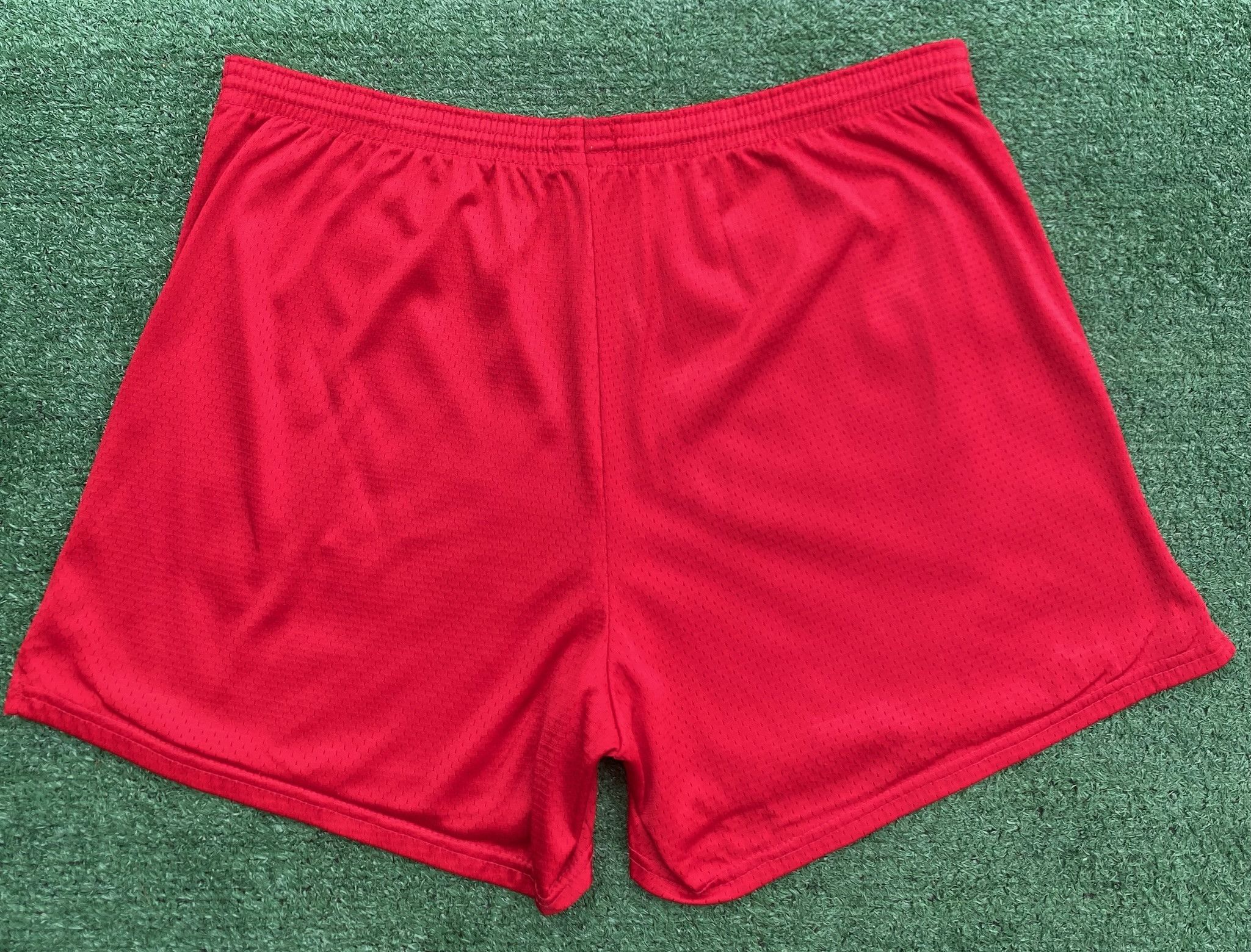 Champion 90’s Champion Chicago Bulls Mesh Gym Shorts Mens Medium Size US 34 / EU 50 - 6 Thumbnail