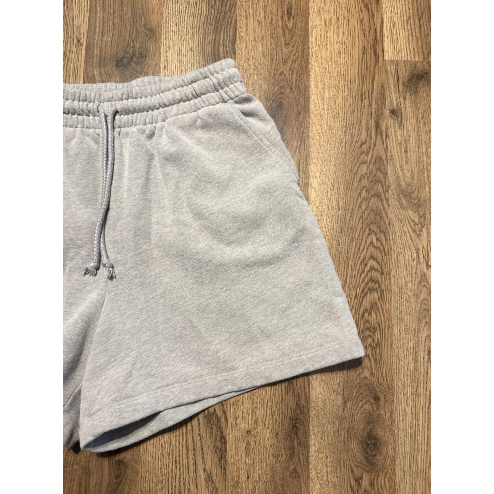 Vintage Wild Fable Shorts Womens Medium Gray Drawstring Sweatpants Shorts Casual Modern 4 in Inseam Regular Rise High Womens Size 32" / US 10 / IT 46 - 4 Thumbnail