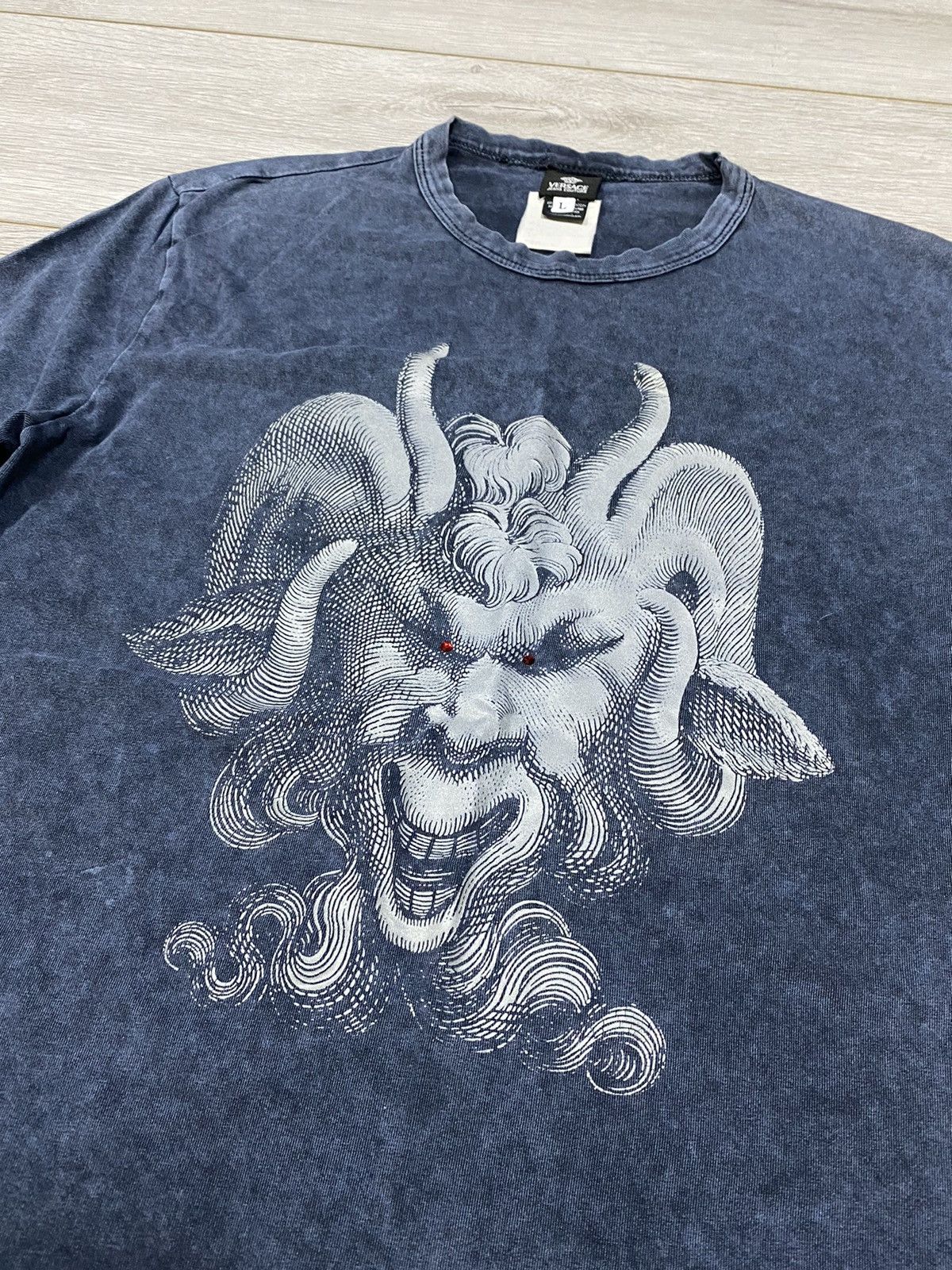 Versace Jeans Couture Versace devil RARE red eyes rhinestones Size US M / EU 48-50 / 2 - 2 Thumbnail